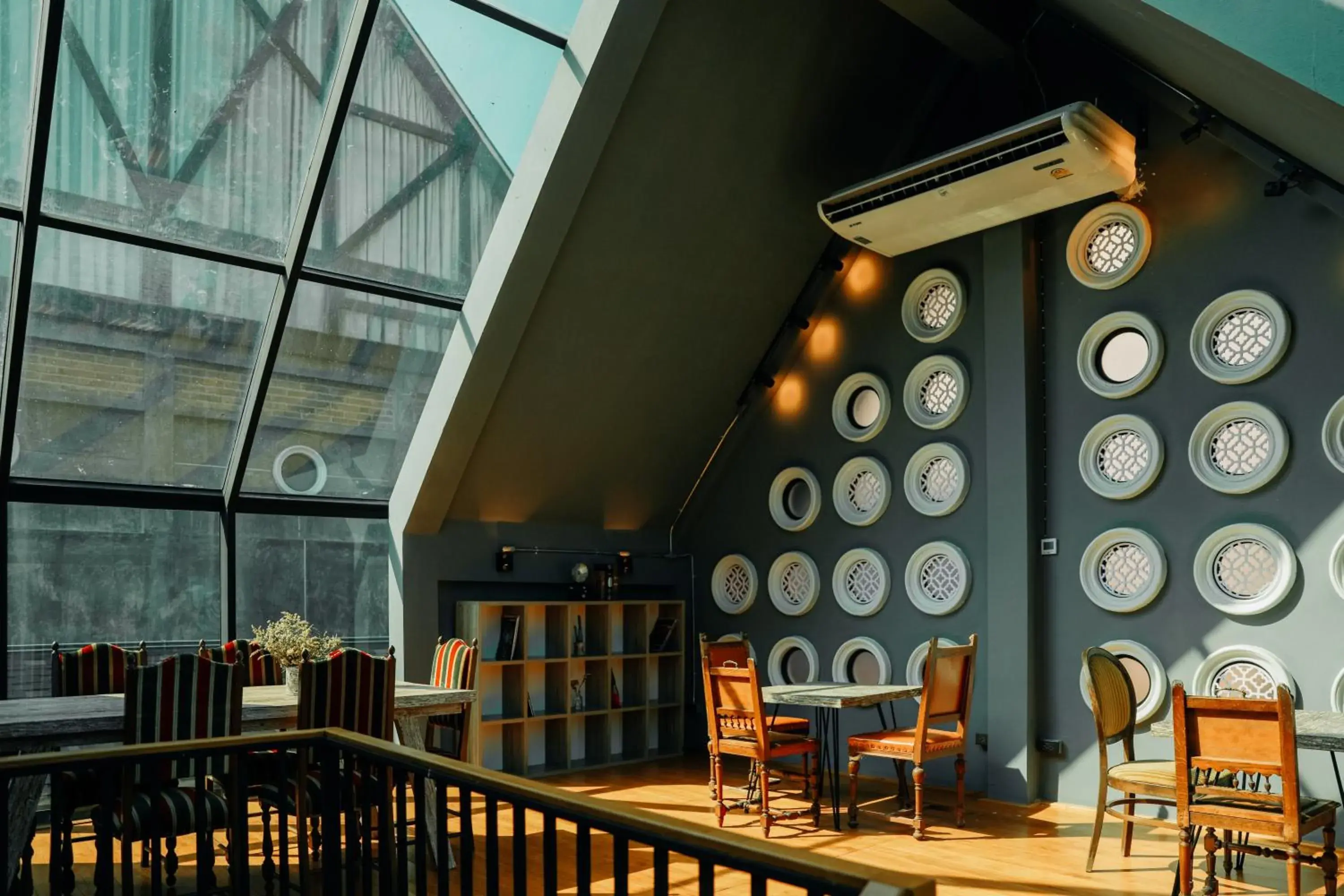 Restaurant/places to eat in Yellow Pillow village Restaurant/places to eat in Yellow Pillow village