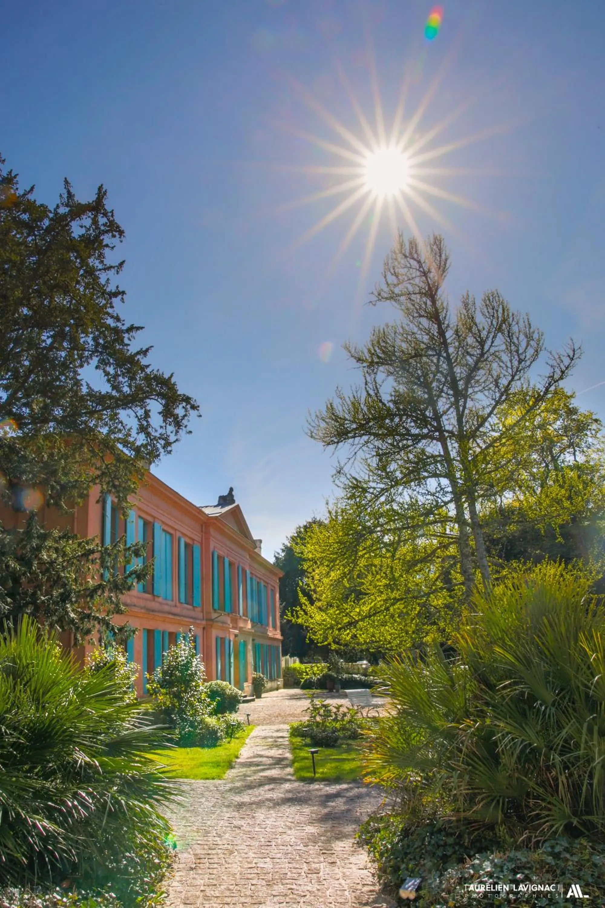 Property building in Chateau Pont Saint-Martin