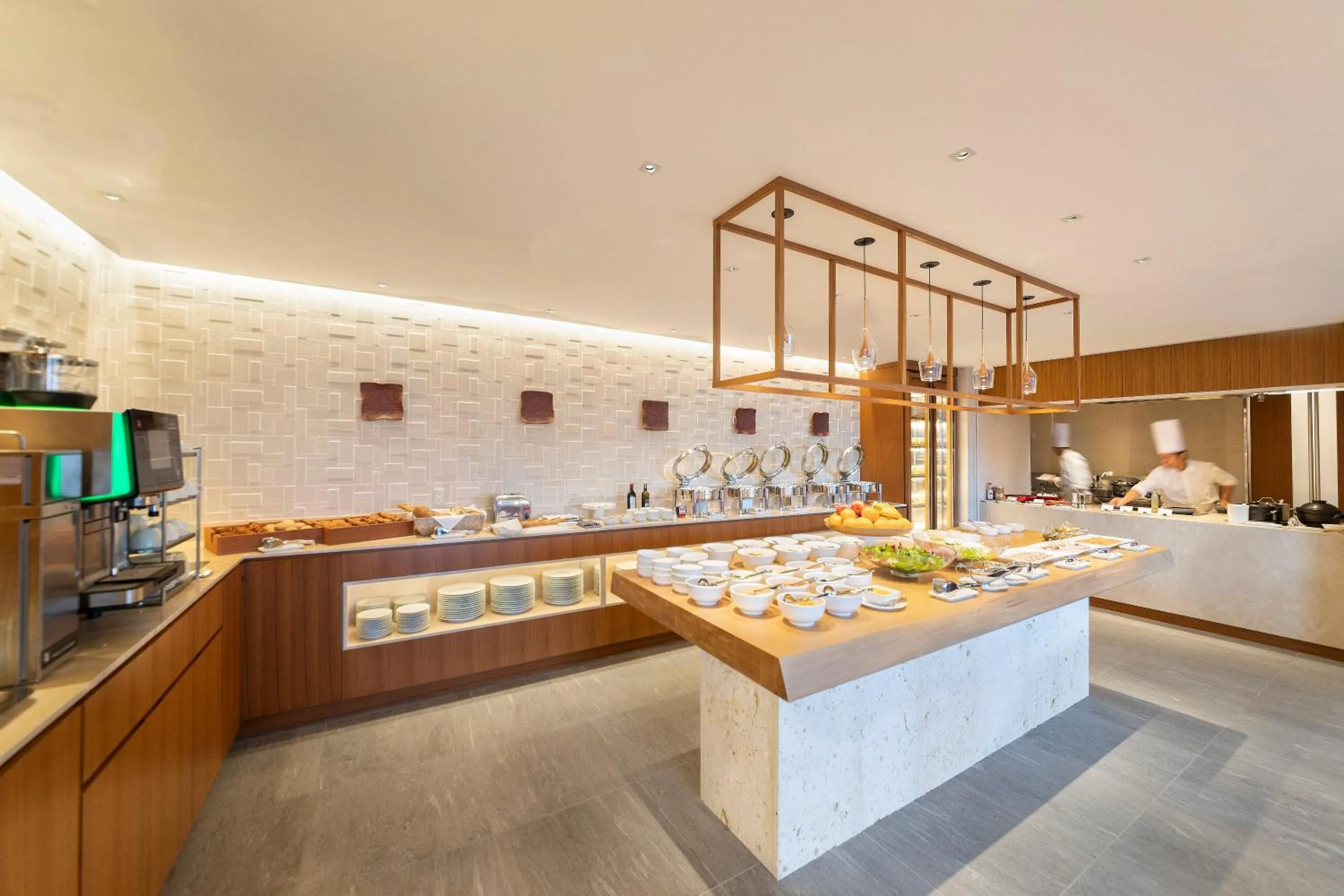 Lounge or bar in Hyatt Regency Seragaki Island Okinawa