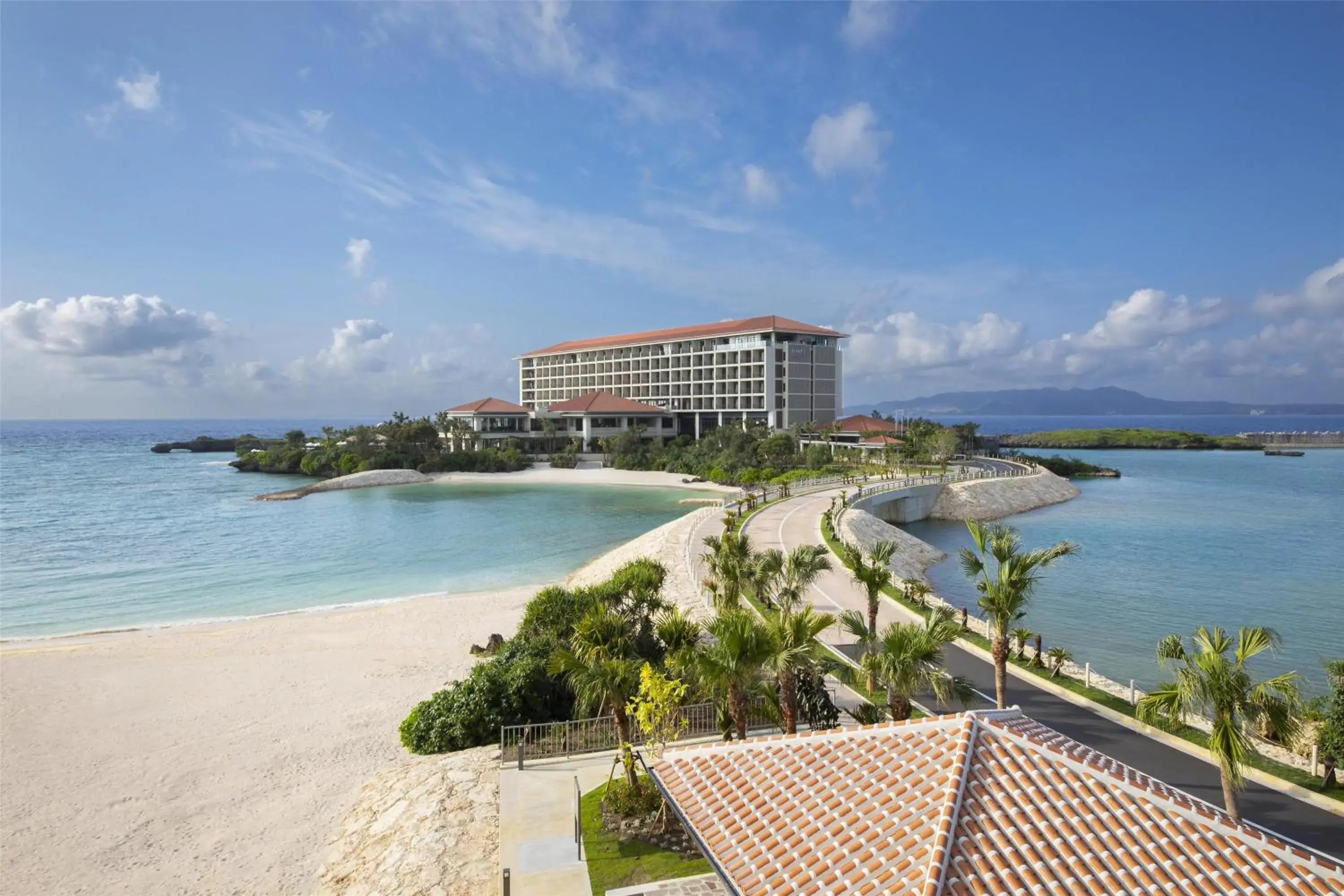 Property building in Hyatt Regency Seragaki Island Okinawa Property building in Hyatt Regency Seragaki Island Okinawa
