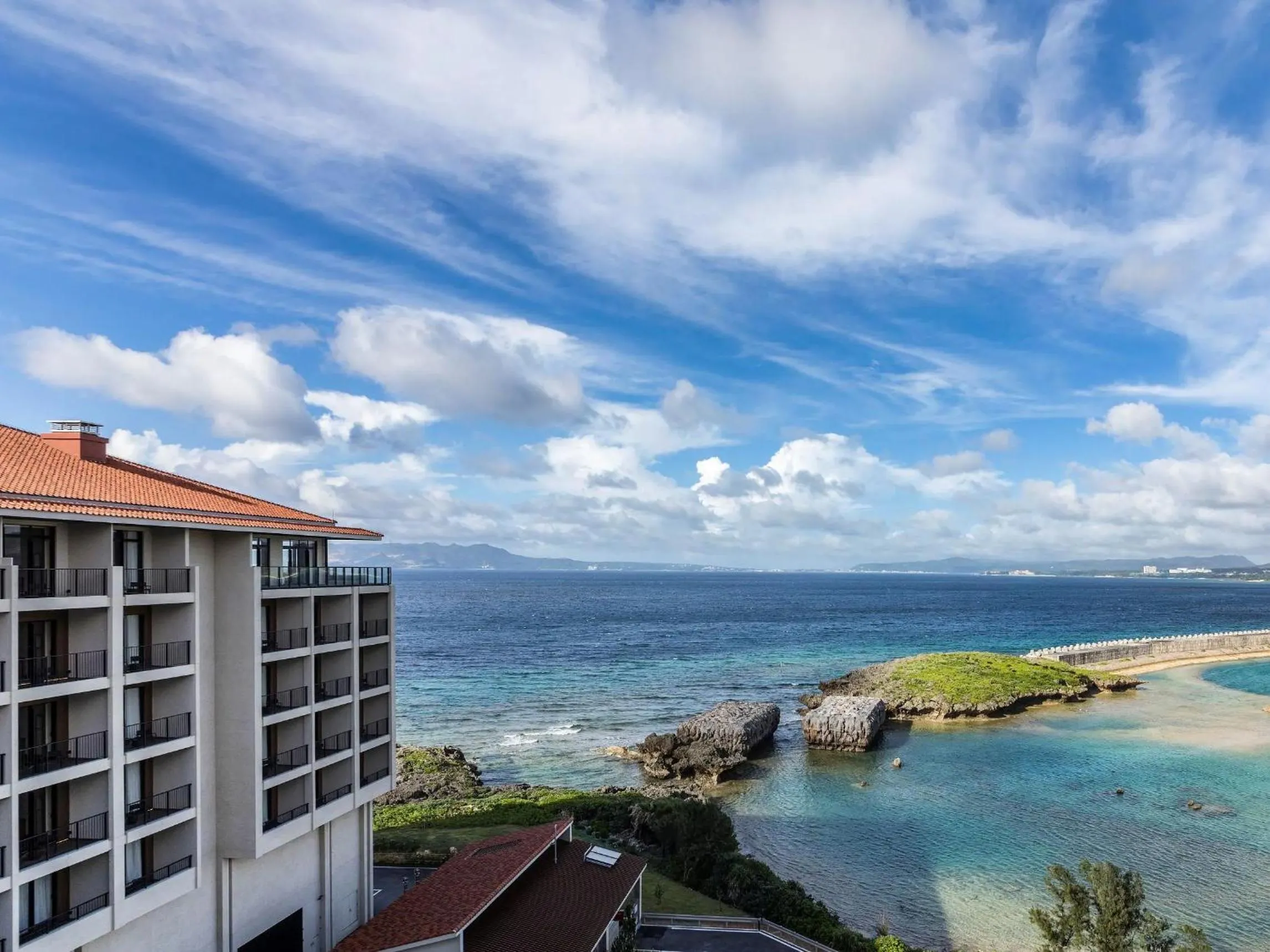 Deluxe Twin Room in Hyatt Regency Seragaki Island Okinawa