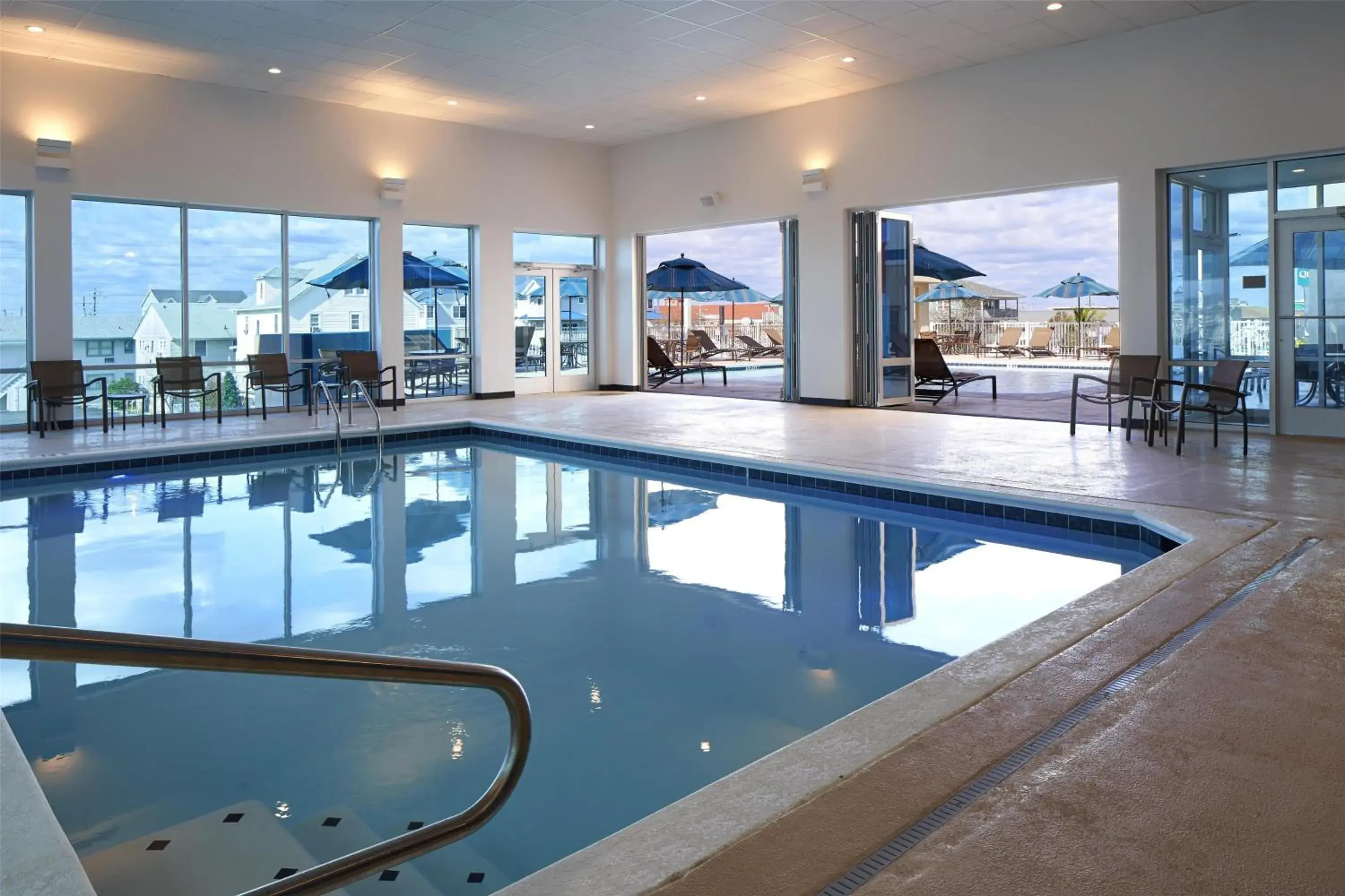 Swimming pool in Hyatt Place Ocean City Oceanfront Swimming pool in Hyatt Place Ocean City Oceanfront