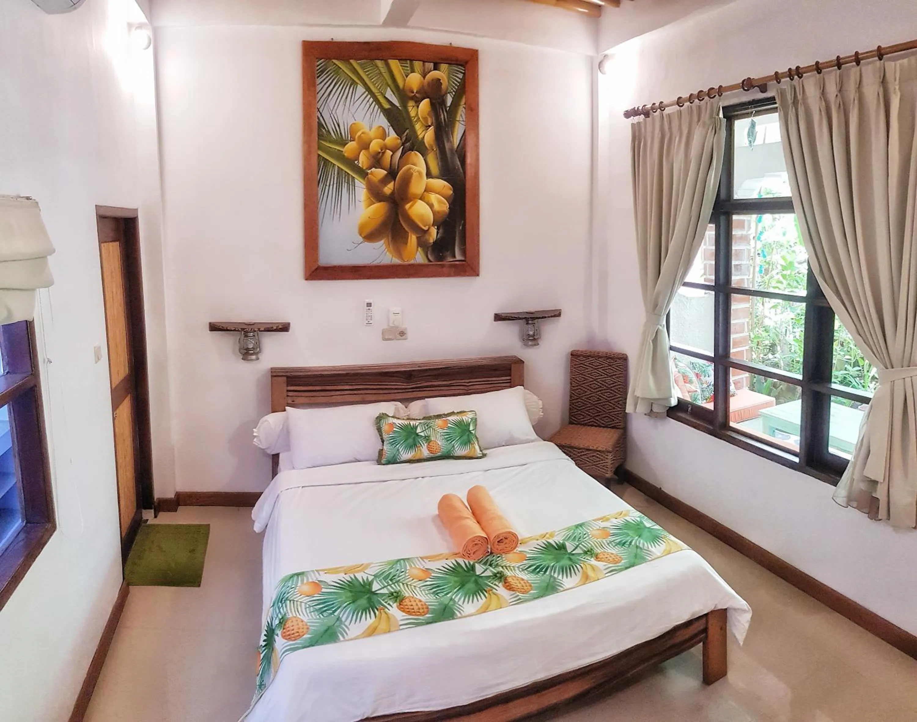 Bed in Havana Hideaway