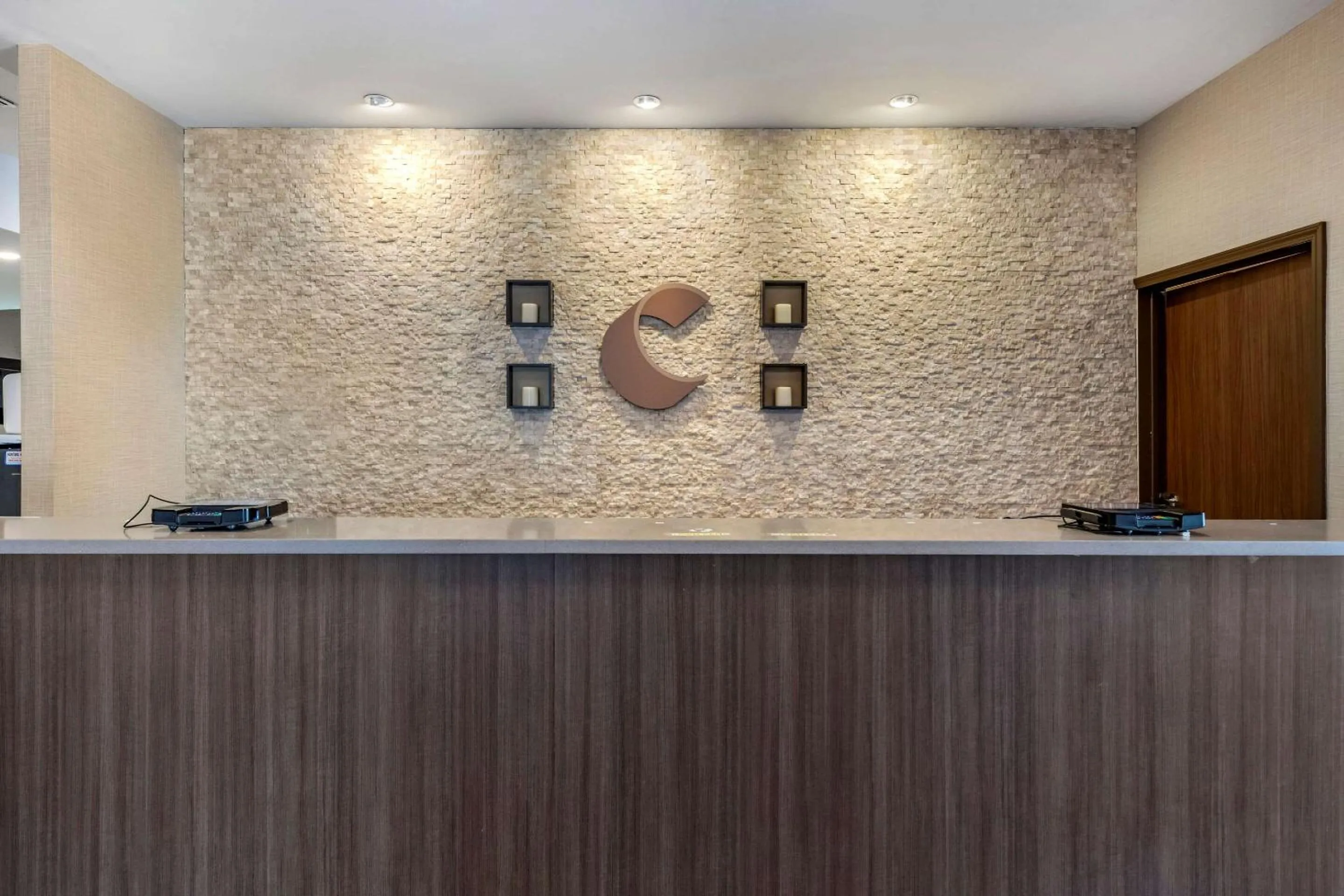 Lobby or reception in Comfort Suites Fort Lauderdale Airport & Cruise Port