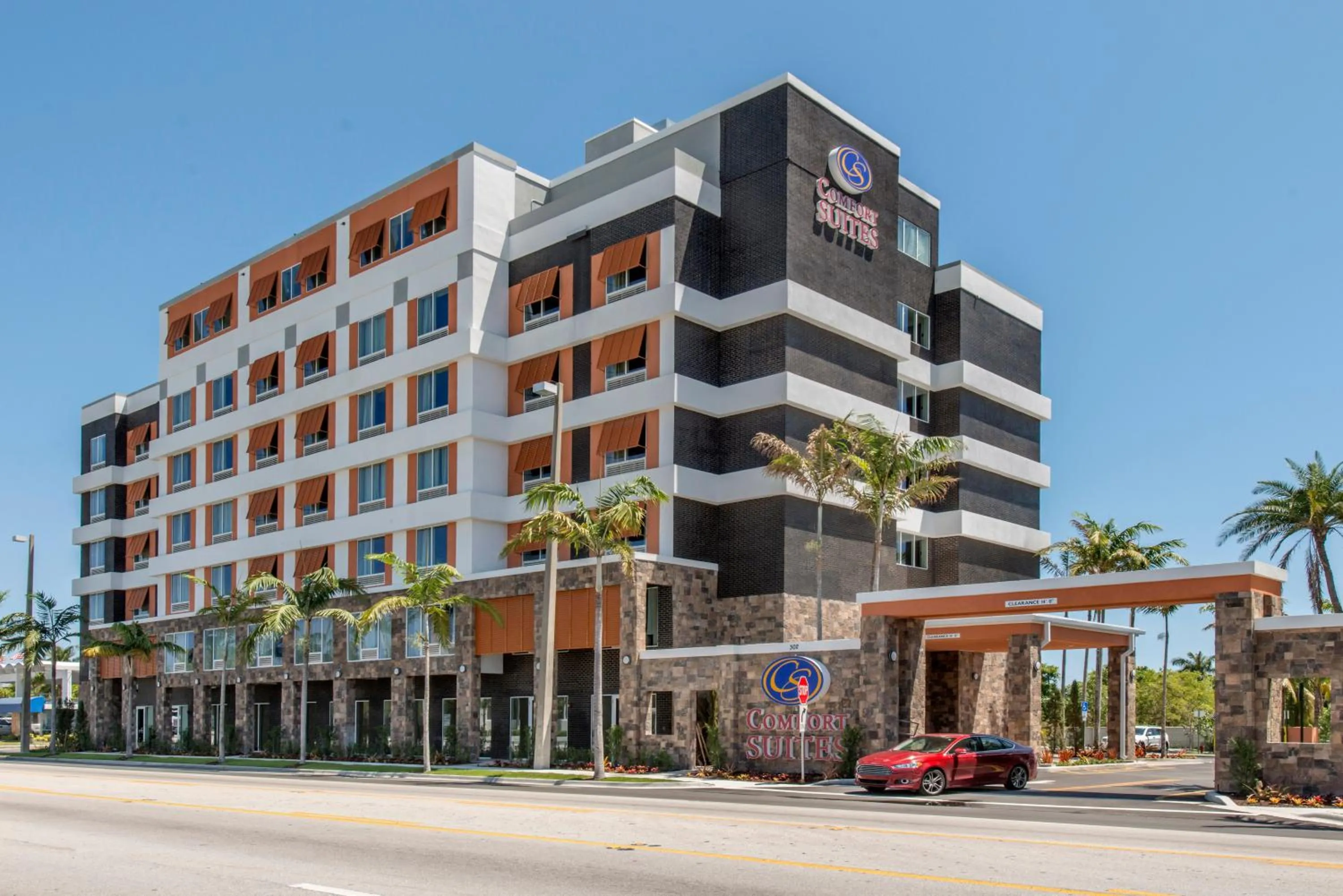 Street view in Comfort Suites Fort Lauderdale Airport & Cruise Port