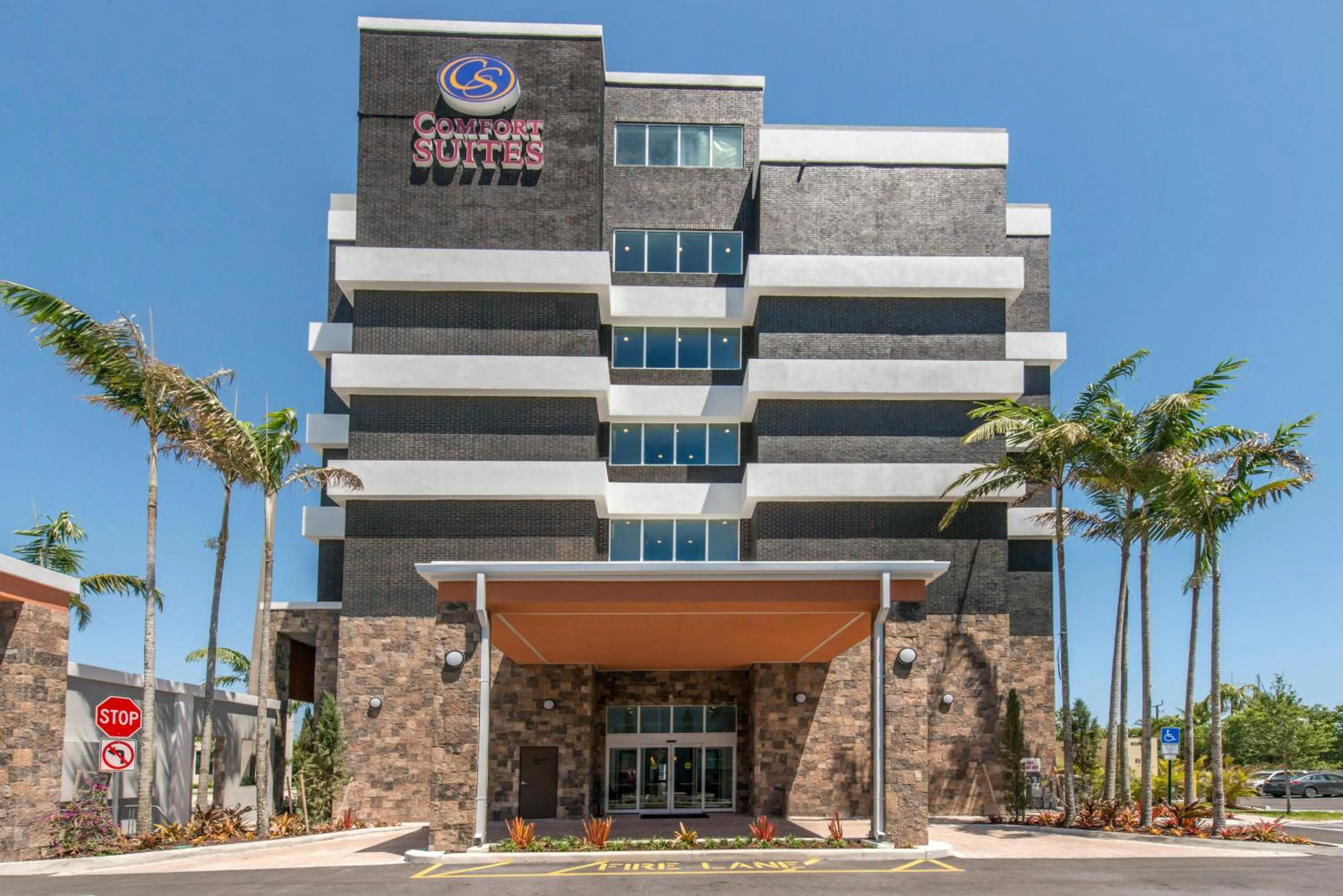 Property building in Comfort Suites Fort Lauderdale Airport & Cruise Port