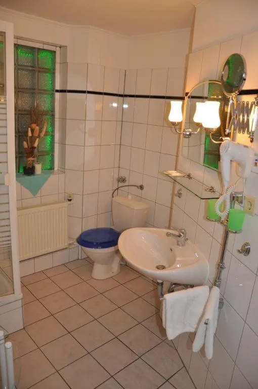 Bathroom in Hotel-Café Kampe