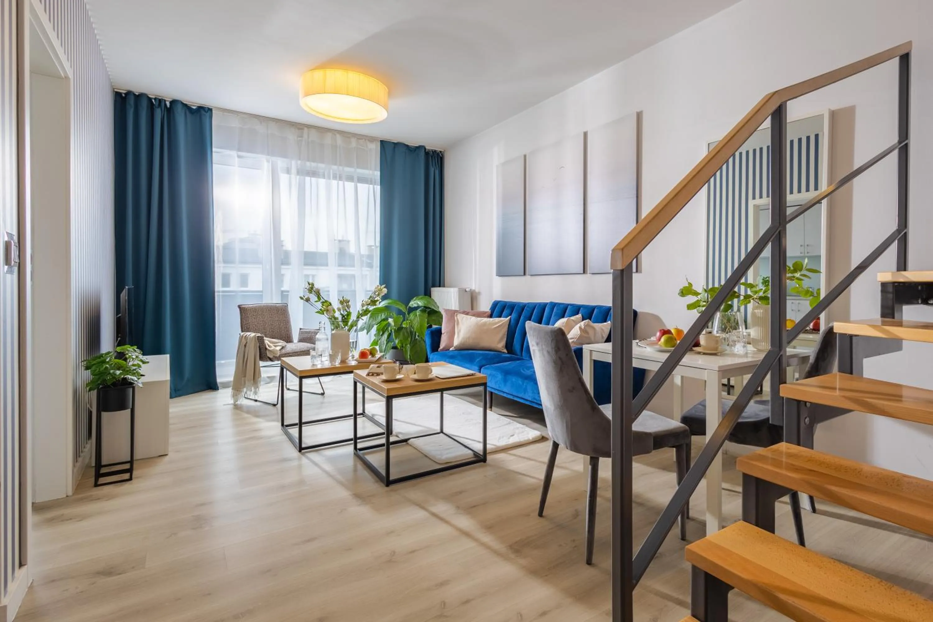 Living room in Deluxe Apartments by The Railway Station Wroclaw - parking w cenie