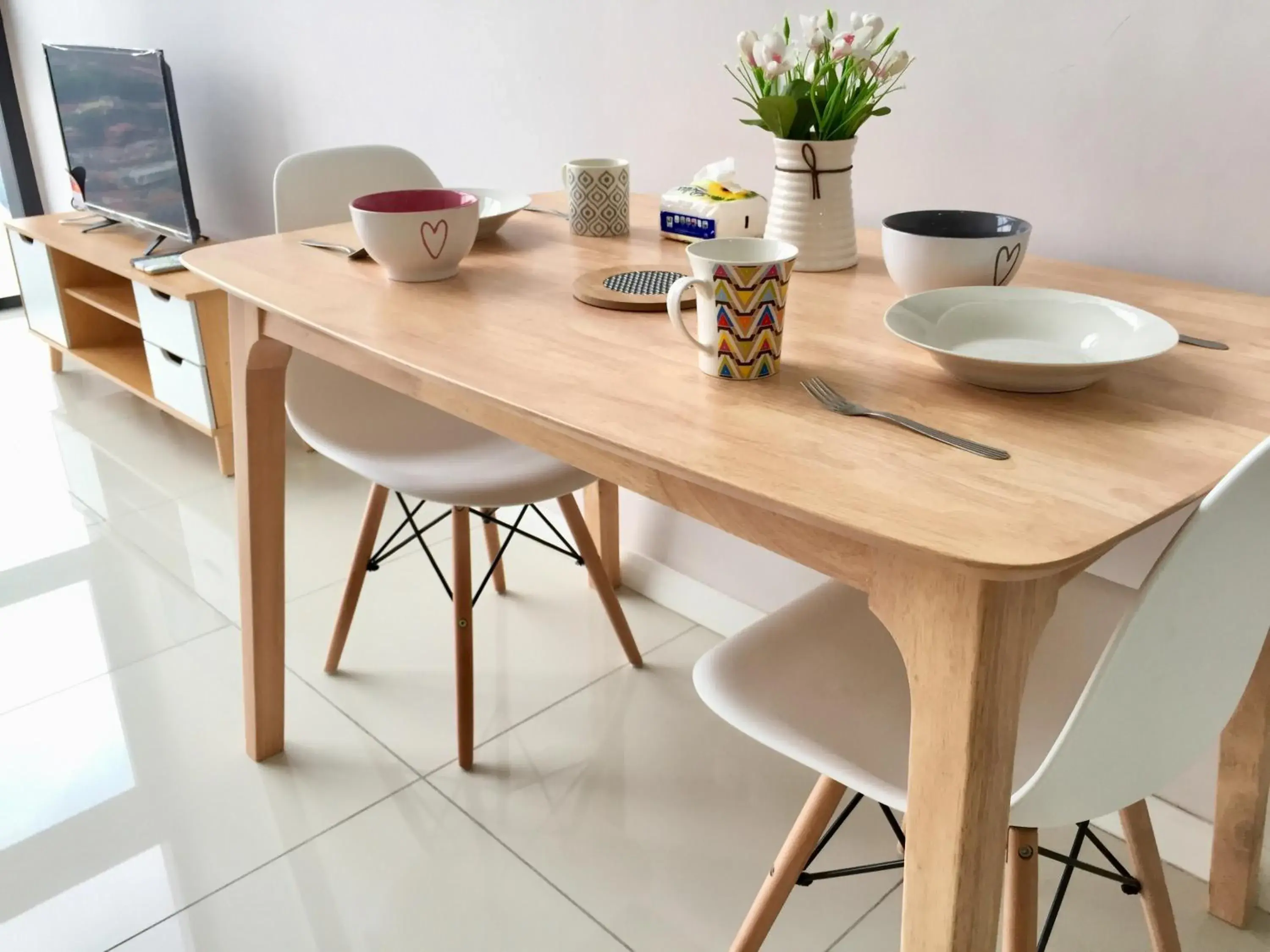 Dining area in Minimalist Duplex @ Petaling Jaya & Sunway Dining area in Minimalist Duplex @ Petaling Jaya & Sunway