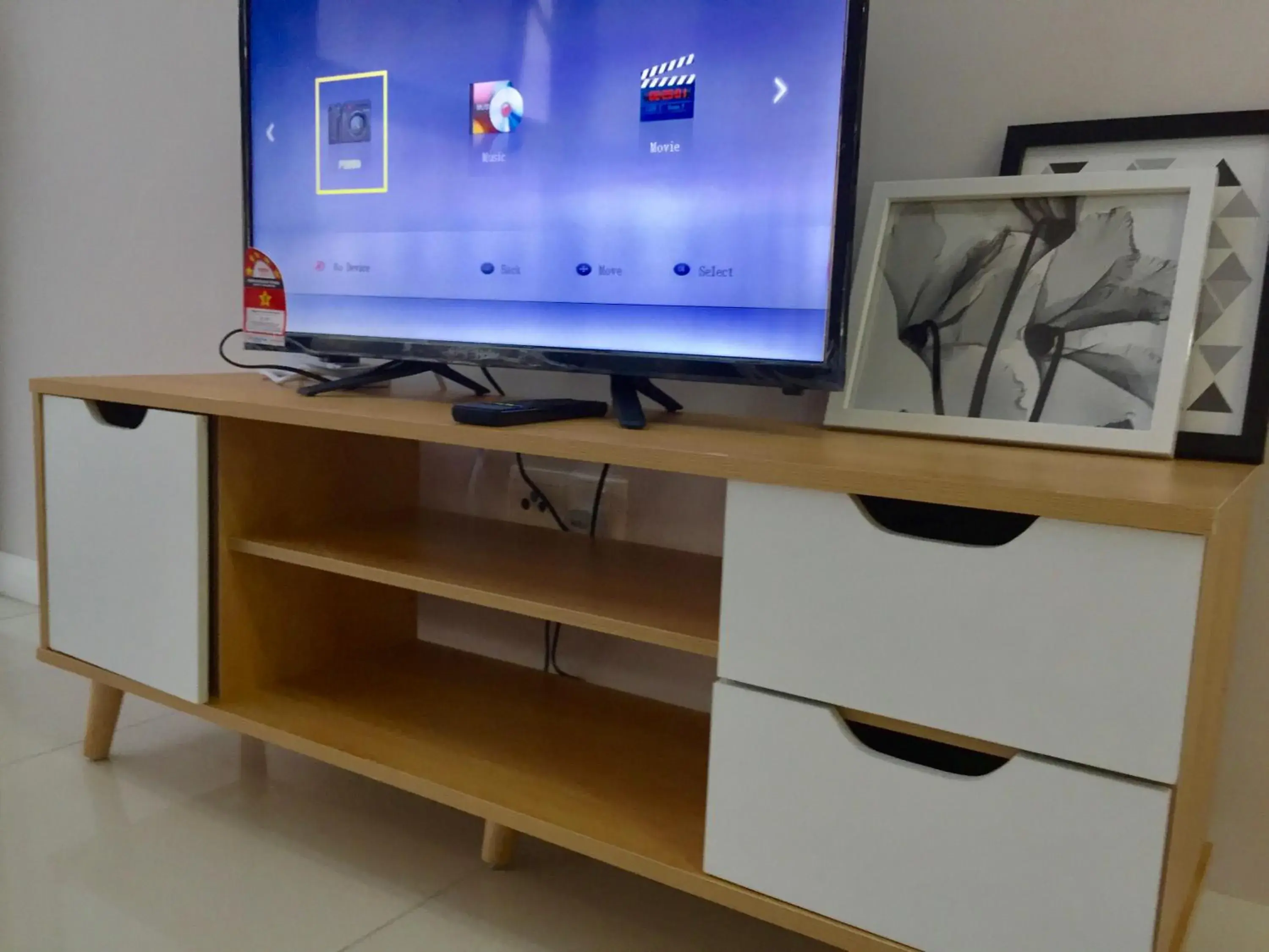 Living room in Minimalist Duplex @ Petaling Jaya & Sunway Living room in Minimalist Duplex @ Petaling Jaya & Sunway