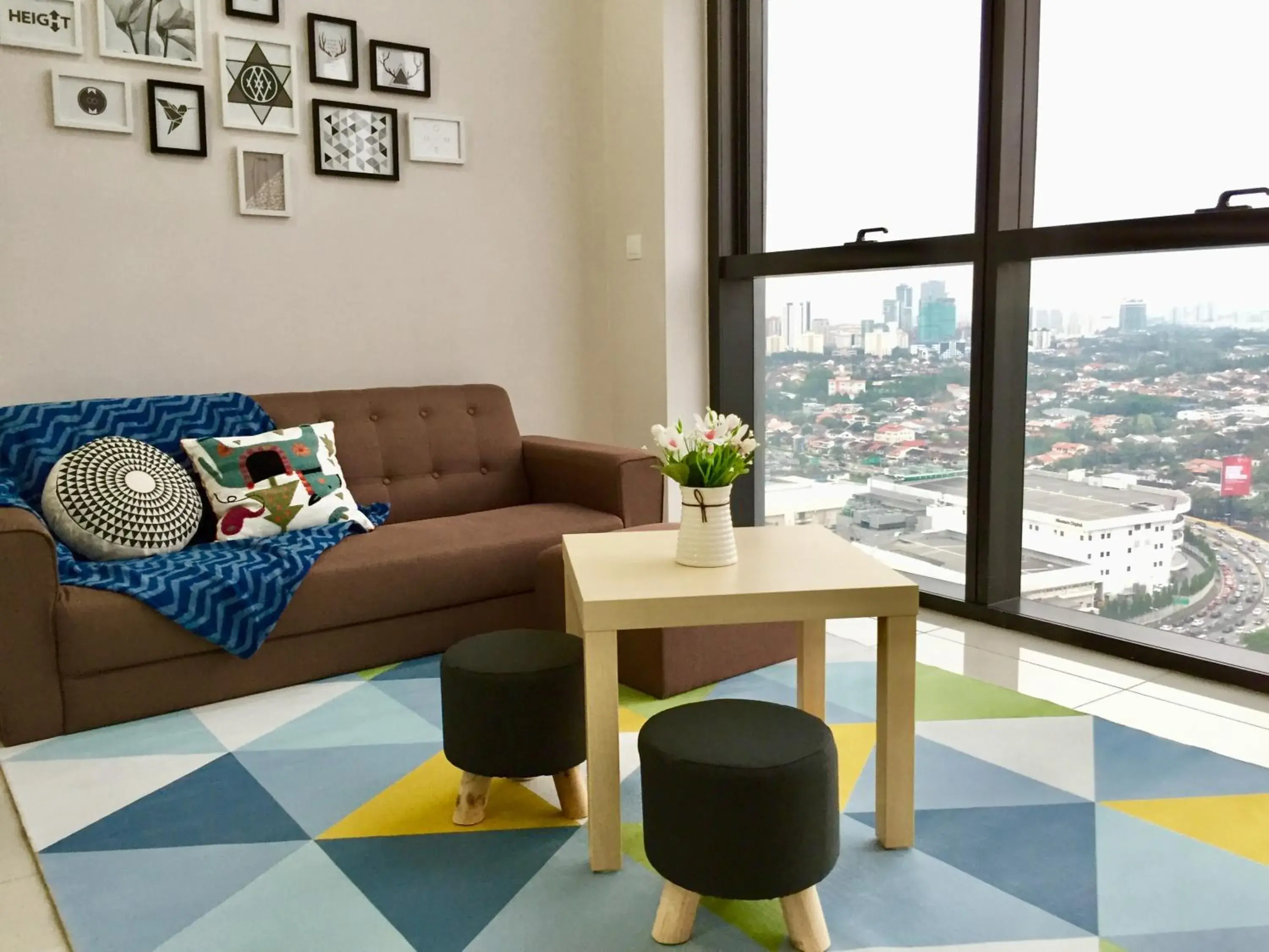 Living room in Minimalist Duplex @ Petaling Jaya & Sunway Living room in Minimalist Duplex @ Petaling Jaya & Sunway