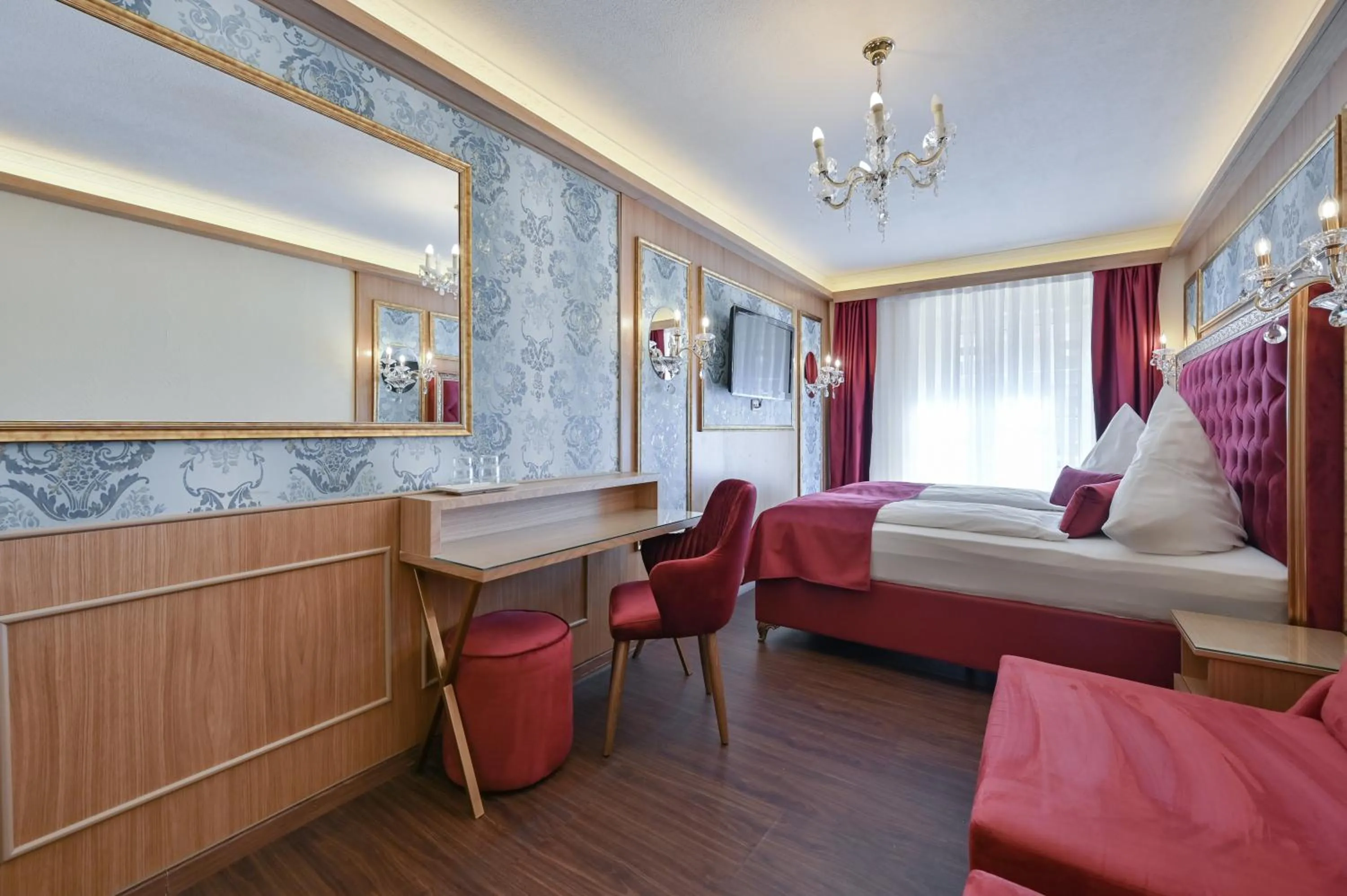 Photo of the whole room, Bed in Hotel Ludwigs