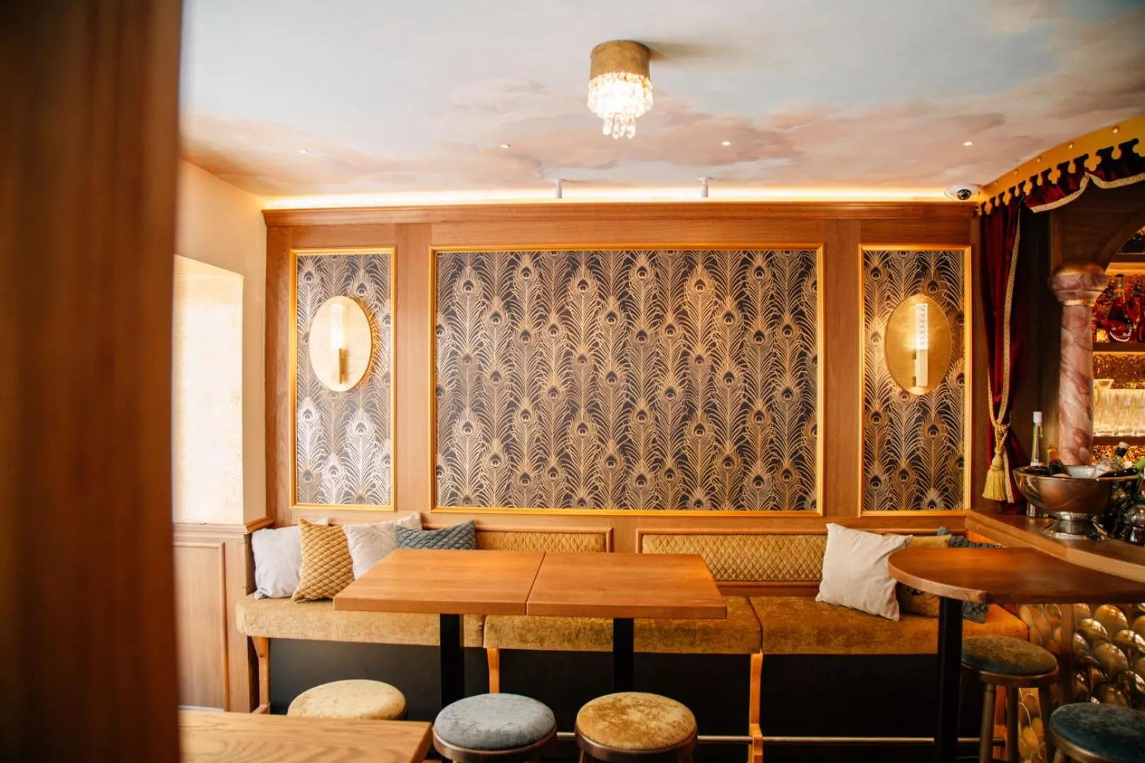 Restaurant/places to eat in Hotel Ludwigs