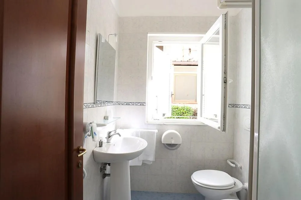 Bathroom in Hotel Daisy