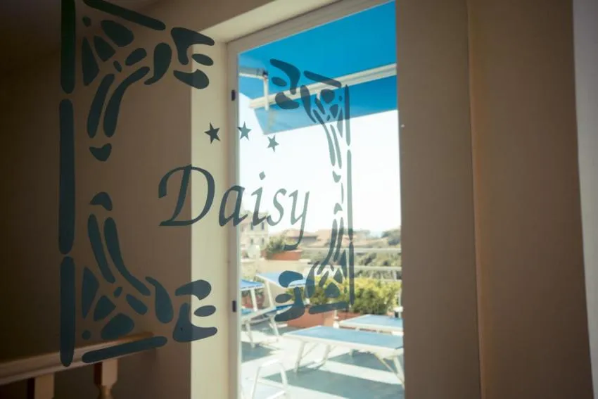 Day in Hotel Daisy