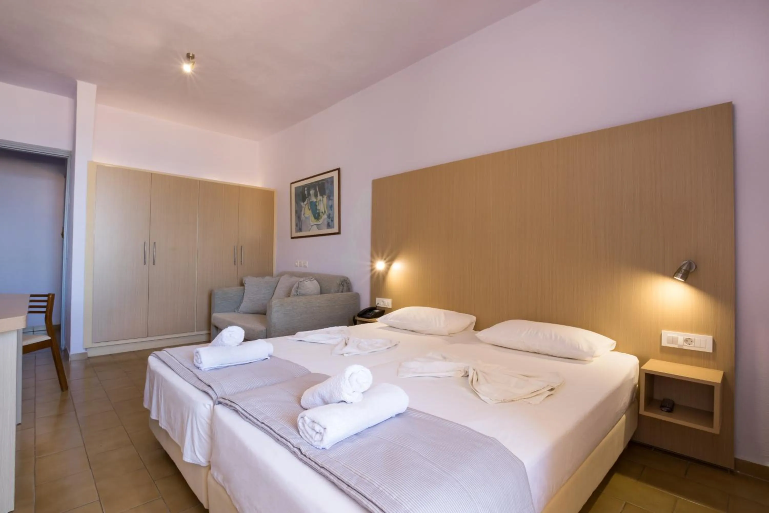 Bedroom in Atlantis Hotel