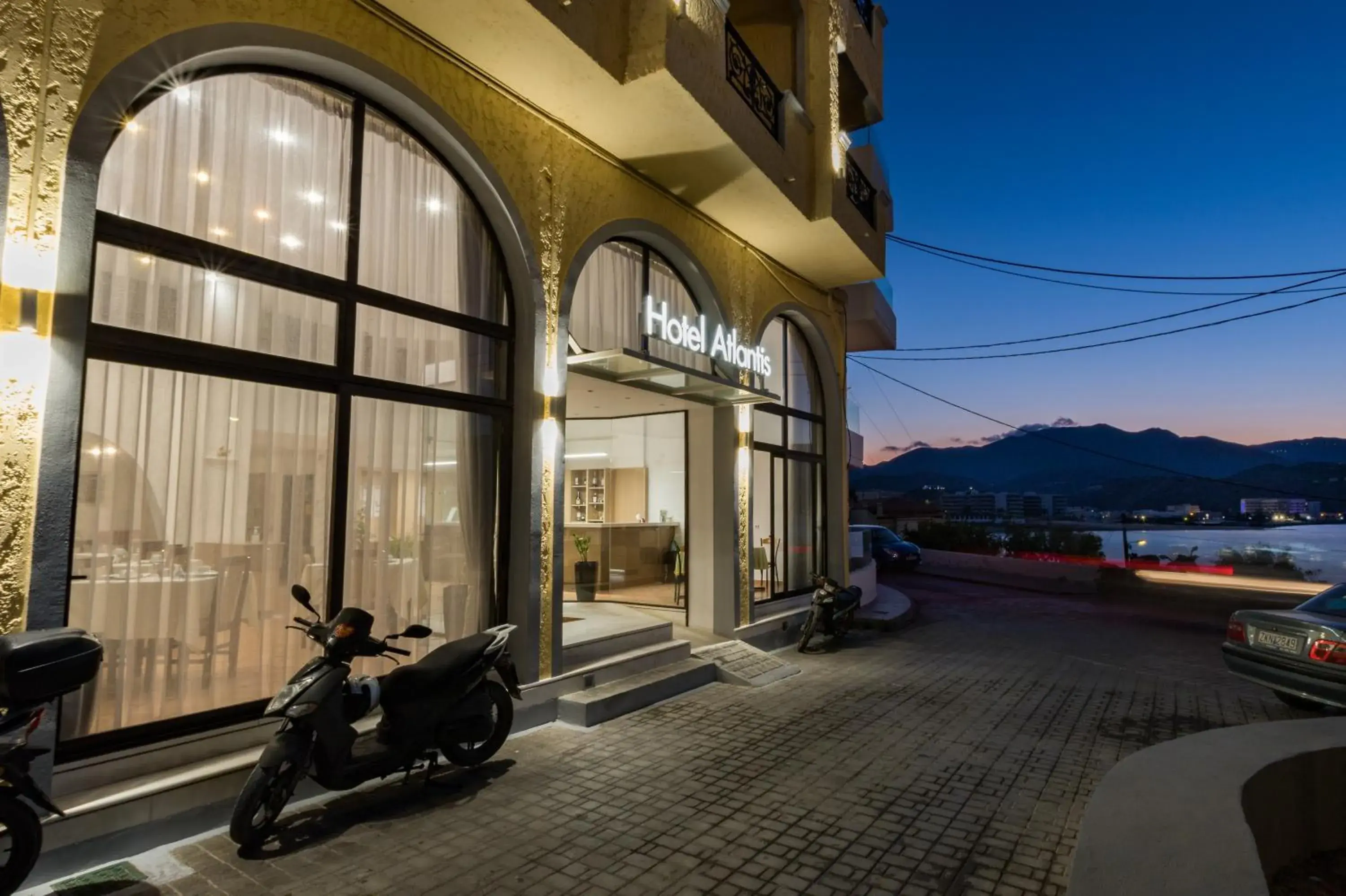 Facade/entrance in Atlantis Hotel Facade/entrance in Atlantis Hotel