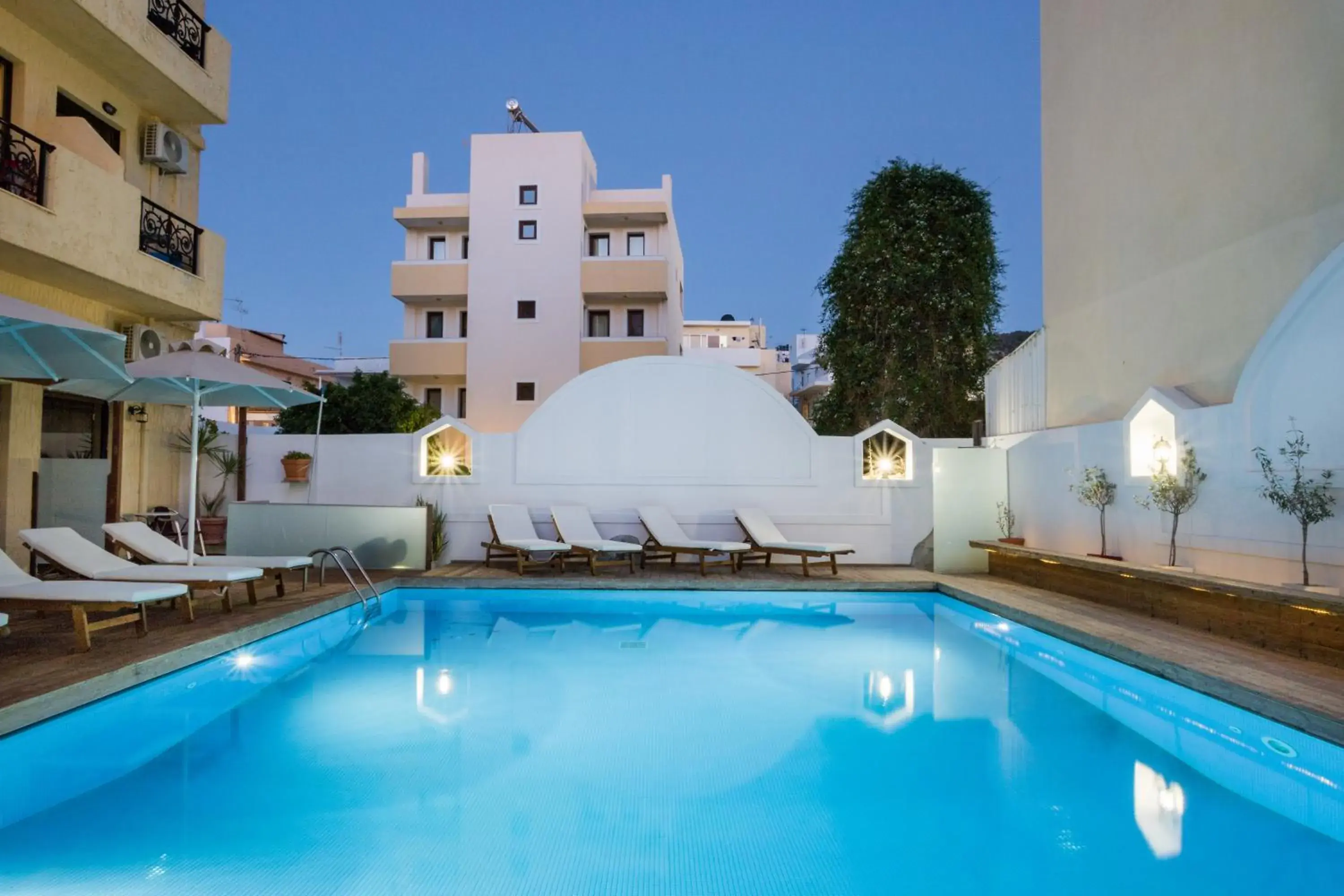 Swimming pool in Atlantis Hotel Swimming pool in Atlantis Hotel