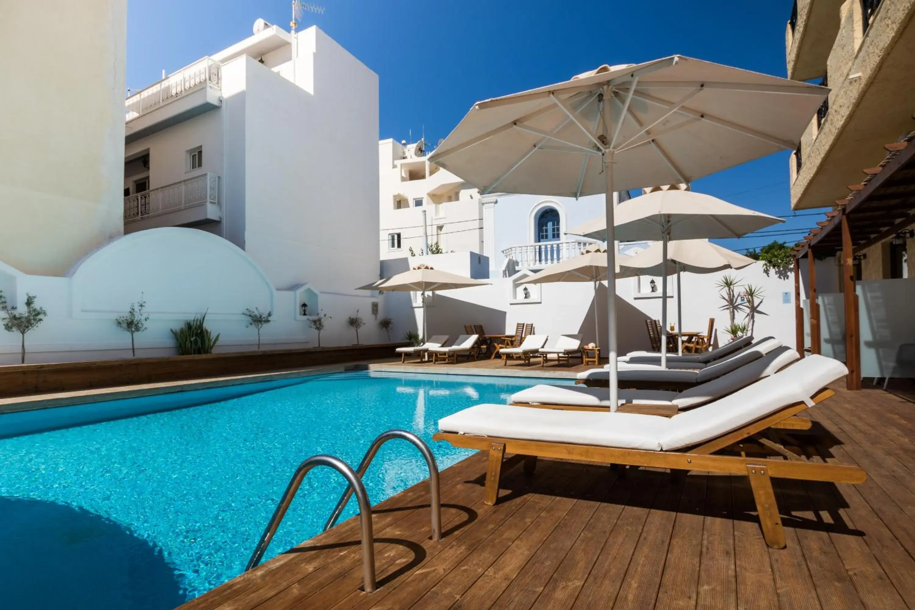 Swimming pool in Atlantis Hotel Swimming pool in Atlantis Hotel