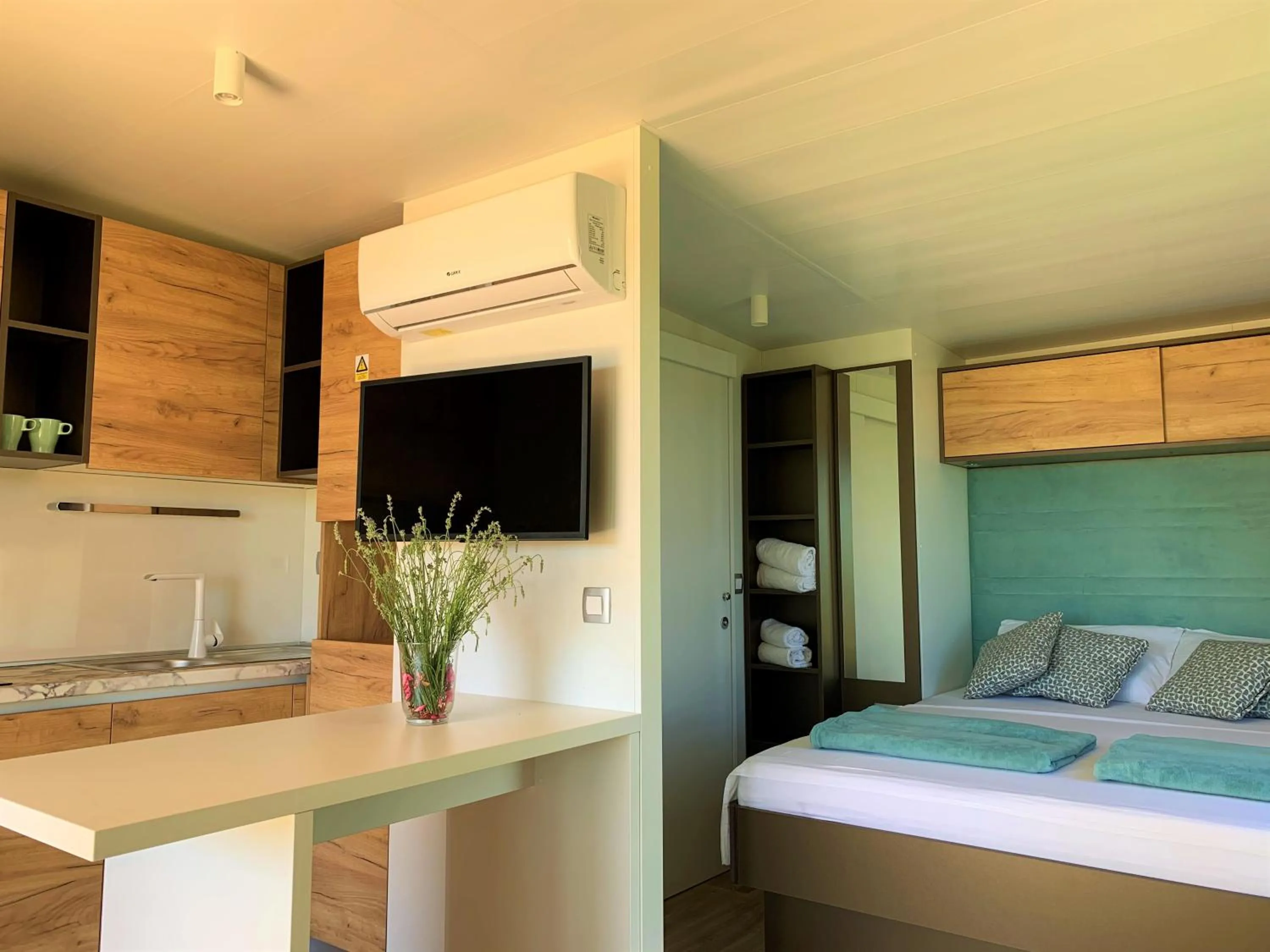 Bed in Camp Vransko lake - Mobile homes