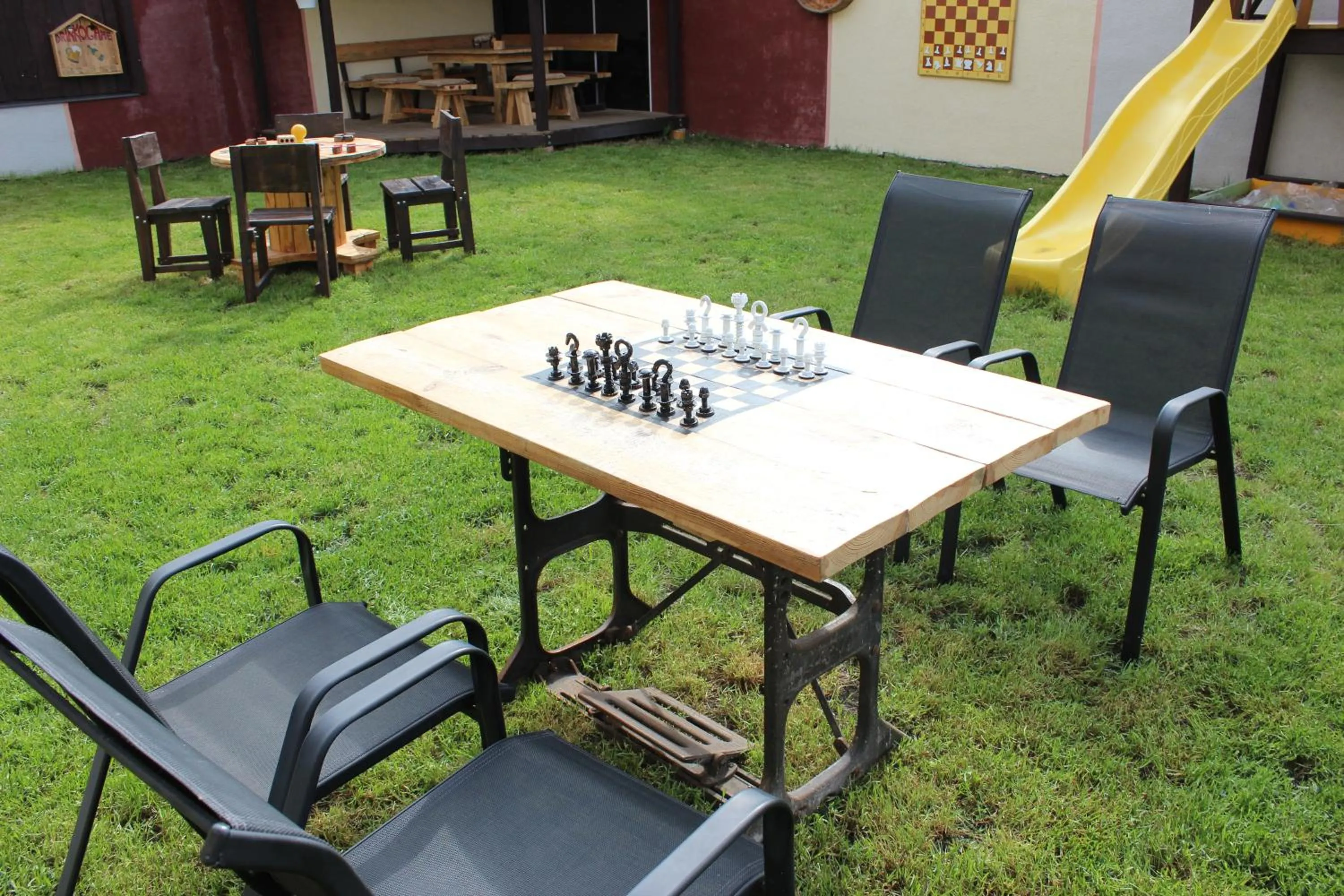 Entertainment in Windrose