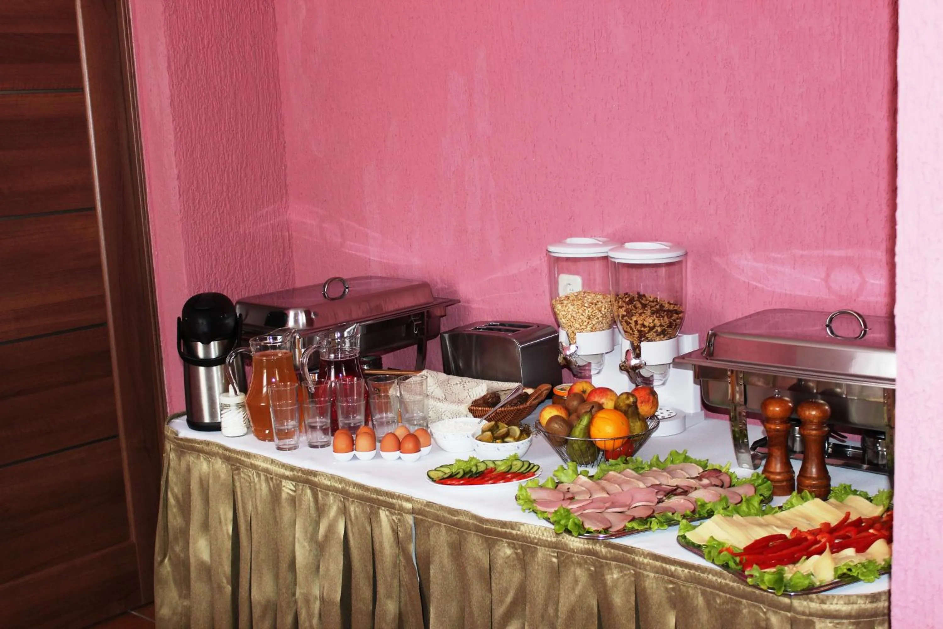 Continental breakfast in Windrose