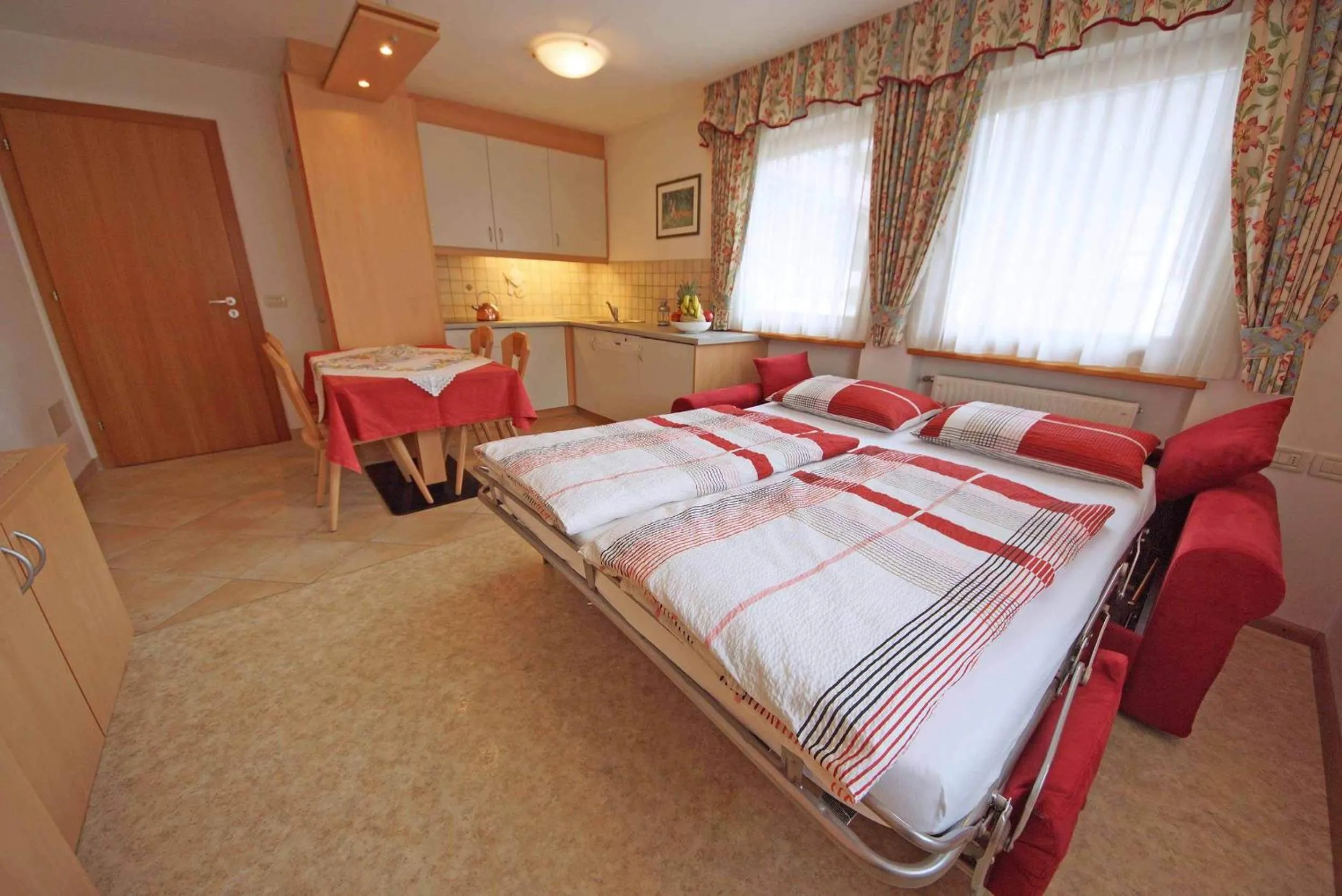 Photo of the whole room, Bed in Residence Araldina