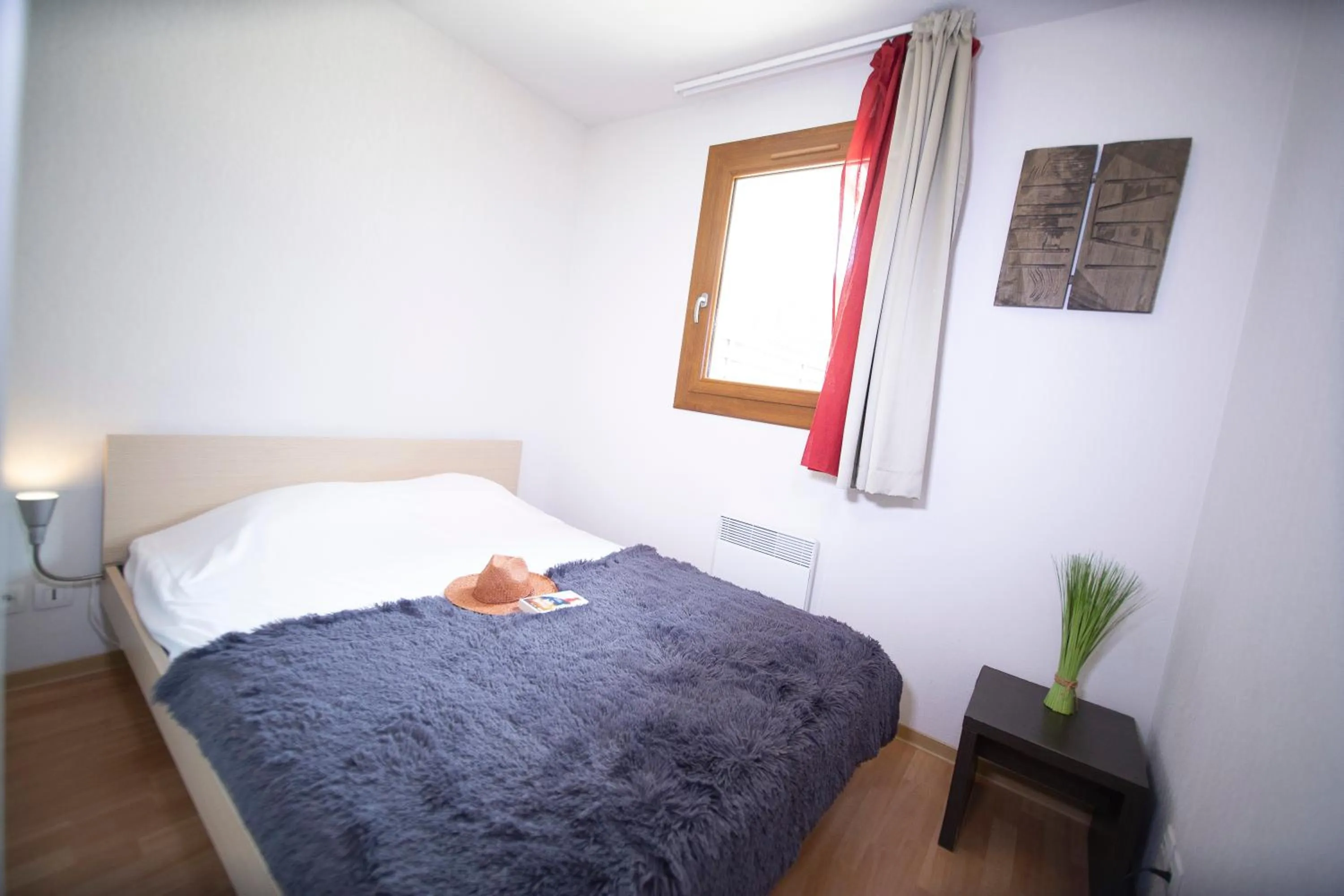 Bed in Les Terrasses du Soleil d'Or By Infini Mountain