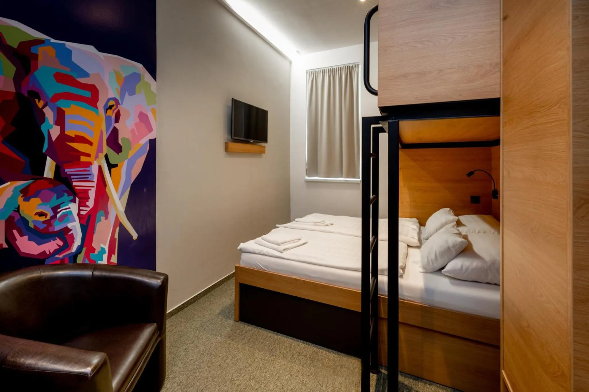 Photo of the whole room, Bed in Garda Hotel