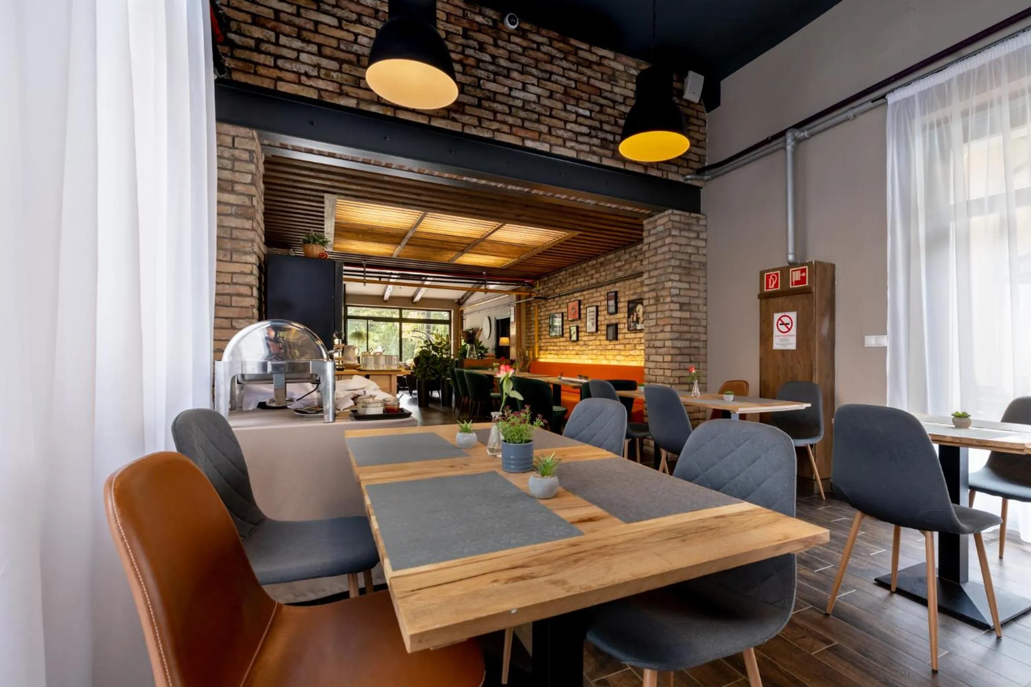 Restaurant/places to eat in Garda Hotel