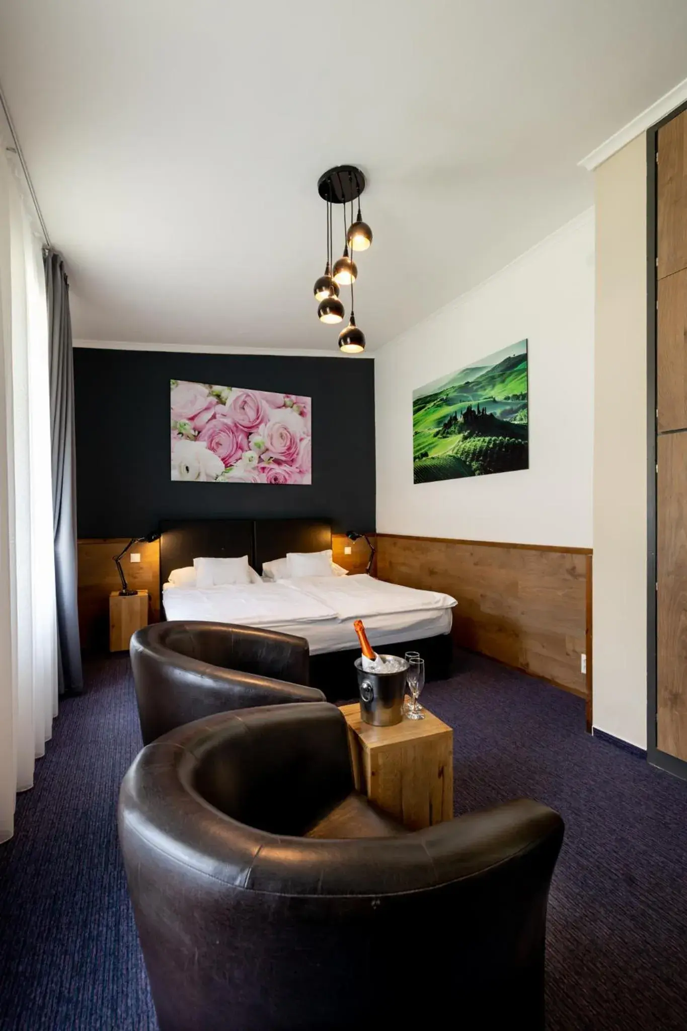 Premium Double Room in Garda Hotel Premium Double Room in Garda Hotel