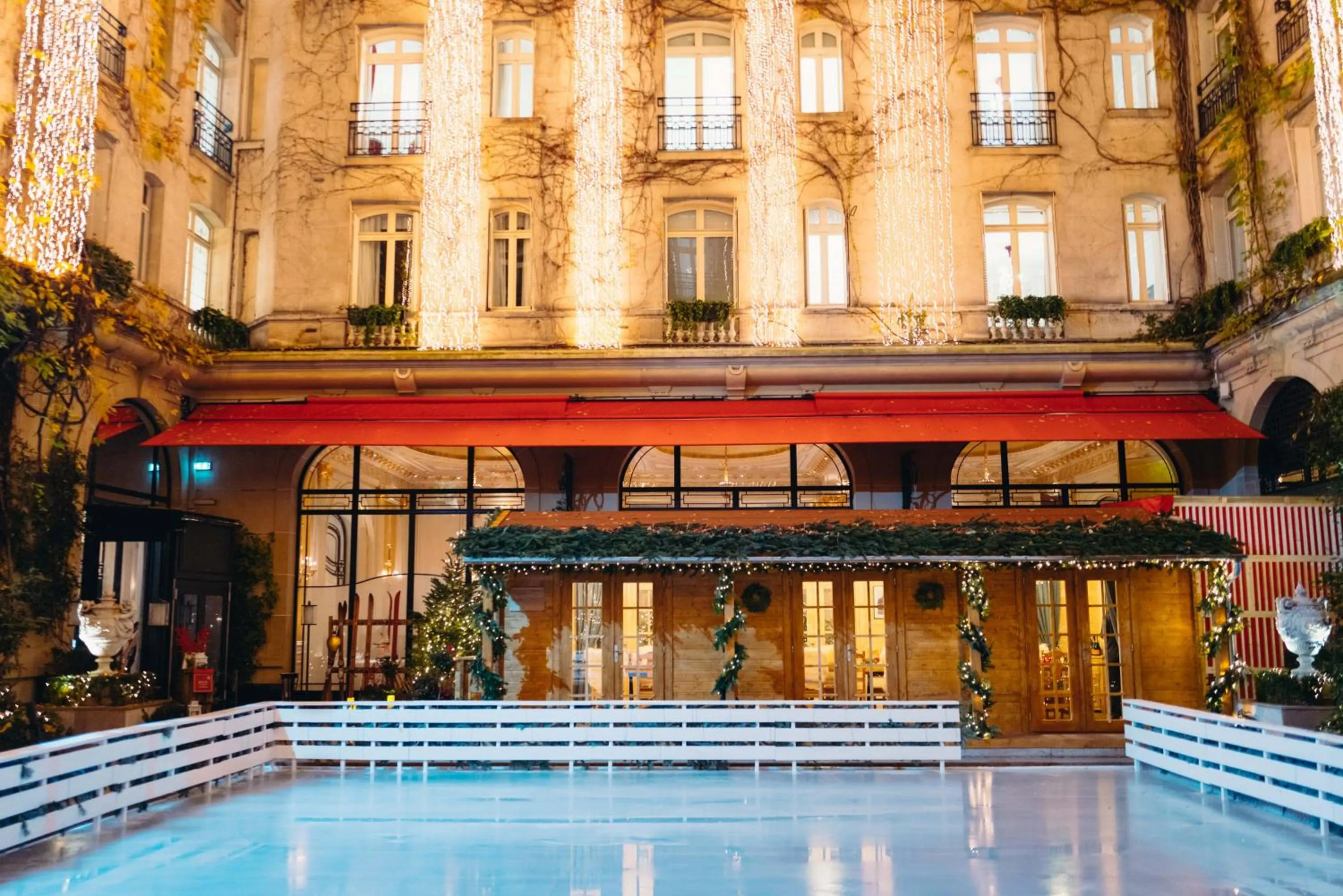 Winter in Hôtel Plaza Athénée - Dorchester Collection