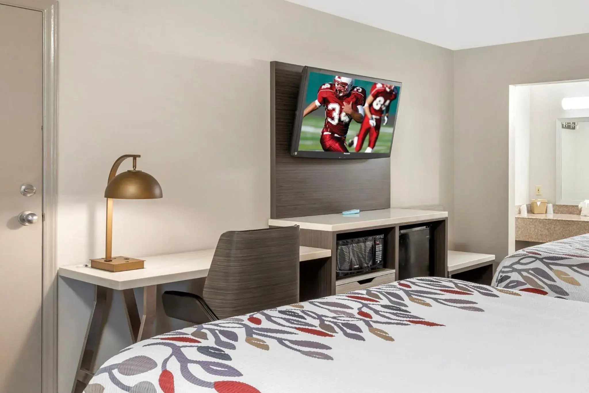 Photo of the whole room, Bed in Red Roof Inn Dunn Photo of the whole room, Bed in Red Roof Inn Dunn