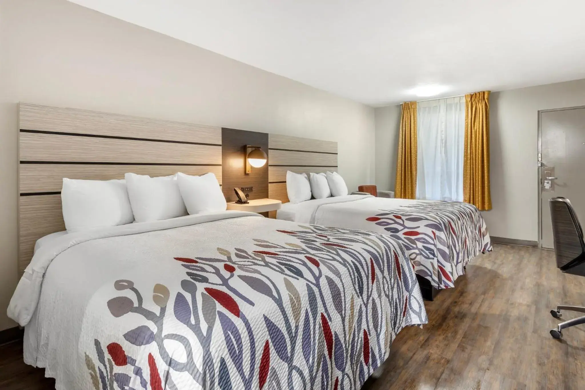 Photo of the whole room, Bed in Red Roof Inn Dunn Photo of the whole room, Bed in Red Roof Inn Dunn