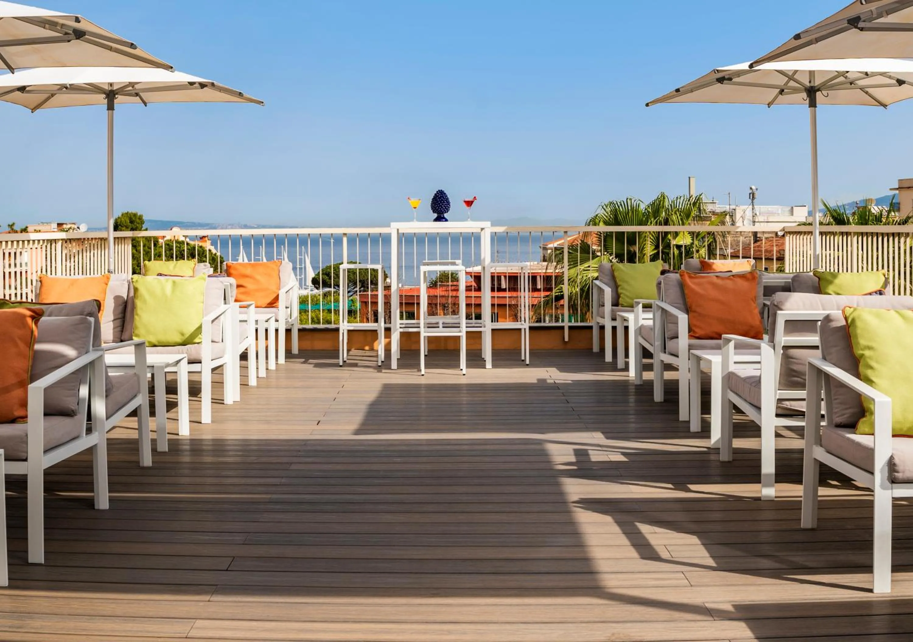 Restaurant/places to eat in Hotel Michelangelo