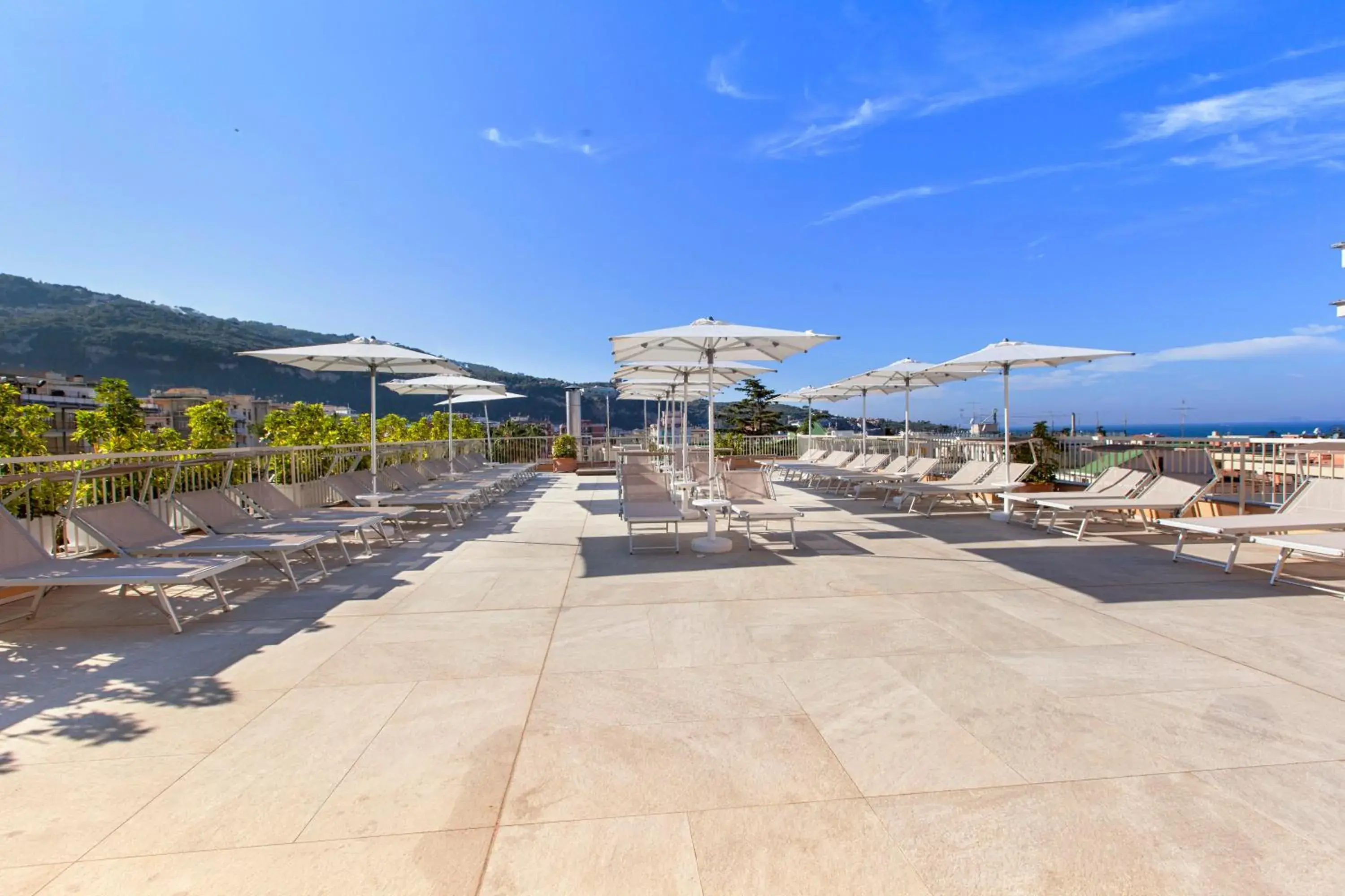 Swimming pool in Hotel Michelangelo Swimming pool in Hotel Michelangelo