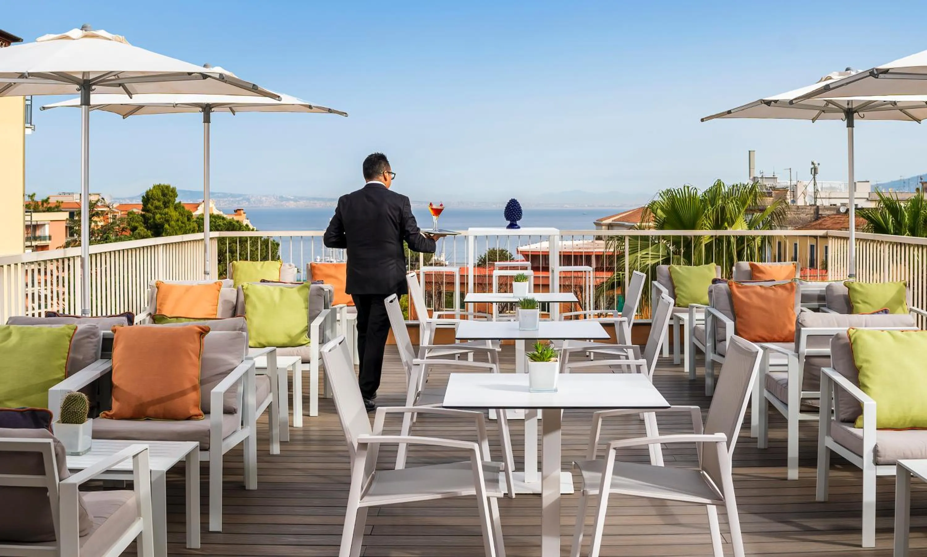 Restaurant/places to eat in Hotel Michelangelo