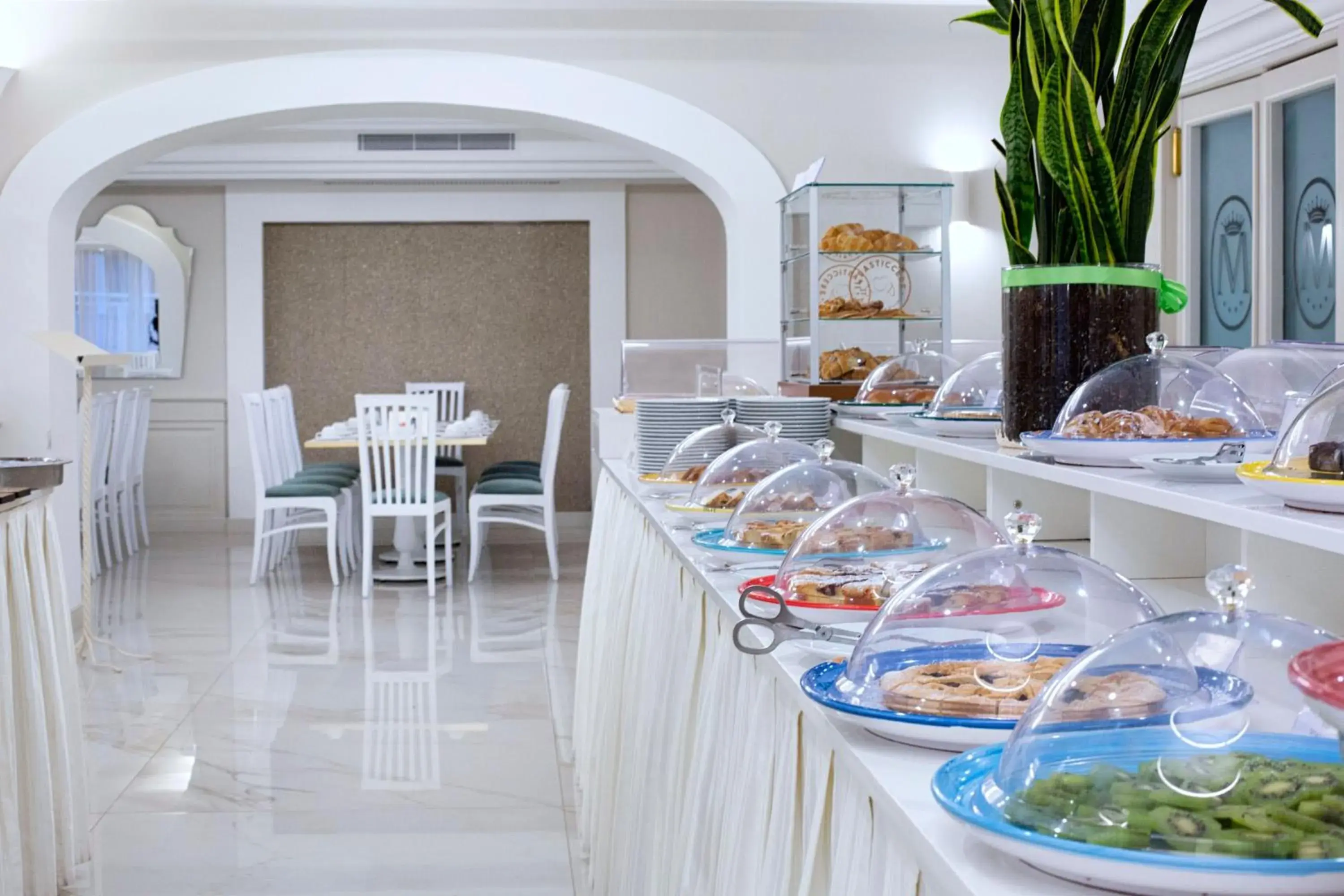 Restaurant/places to eat in Hotel Michelangelo Restaurant/places to eat in Hotel Michelangelo