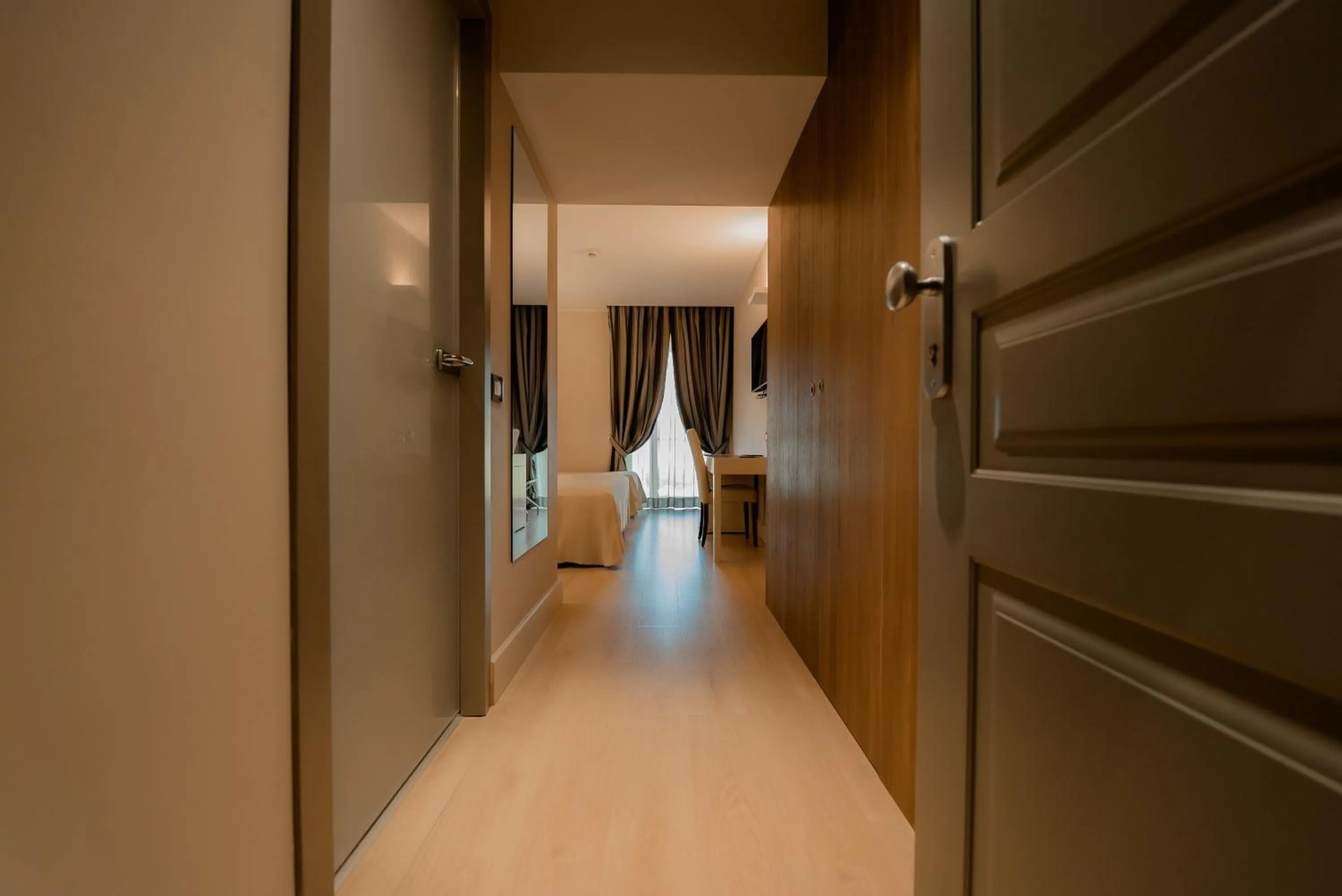 Photo of the whole room in Hotel Mirasole International