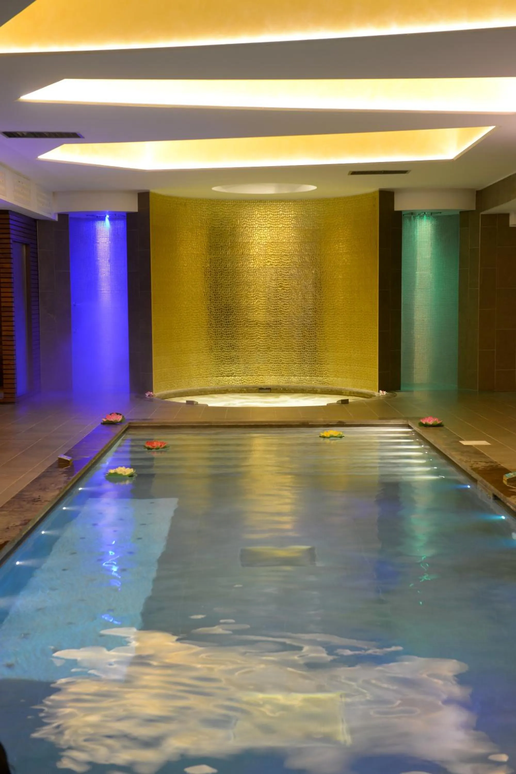 Hot Tub in Hotel Mirasole International