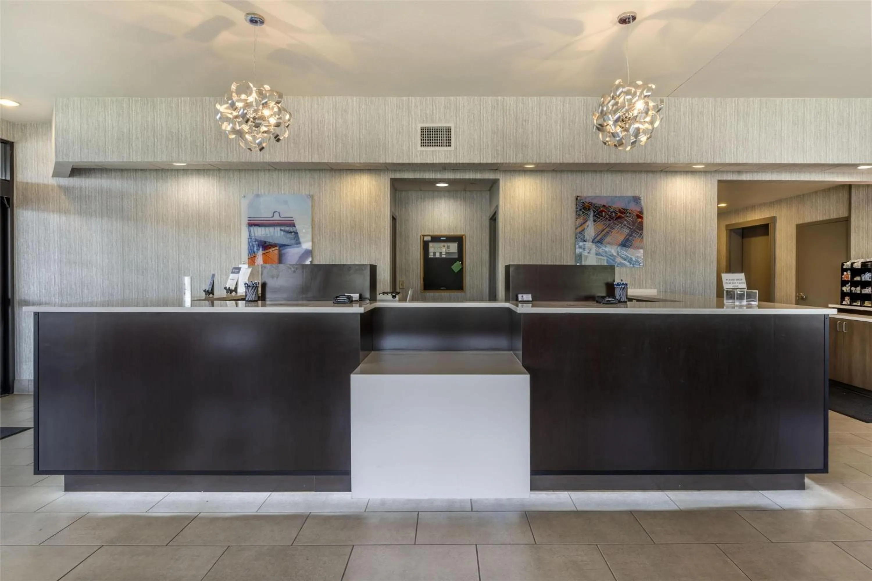 Lobby or reception in Best Western Plus Castlerock Inn & Suites