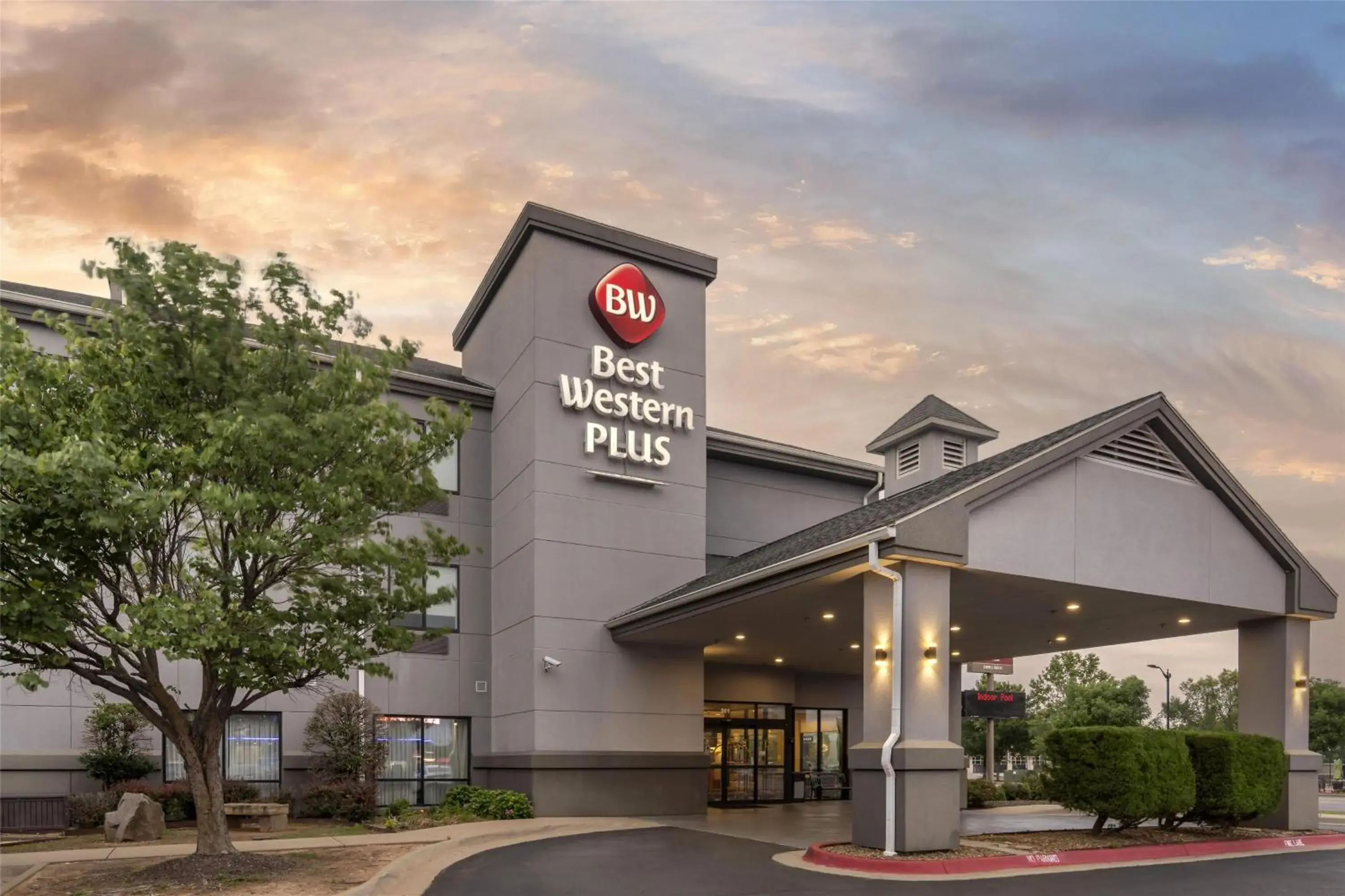 Property building in Best Western Plus Castlerock Inn & Suites Property building in Best Western Plus Castlerock Inn & Suites