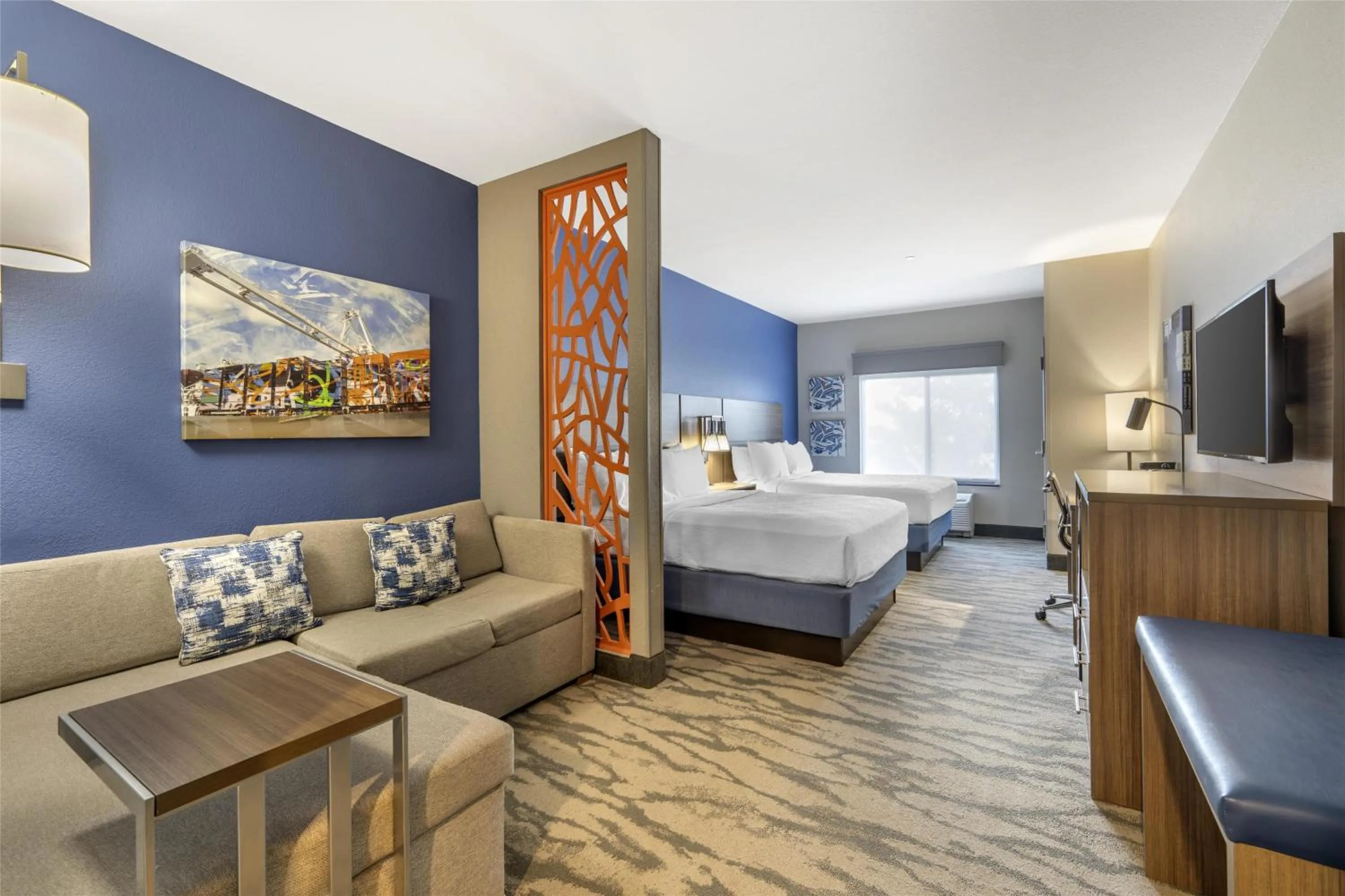 Bedroom, Bed in Best Western Plus Castlerock Inn & Suites