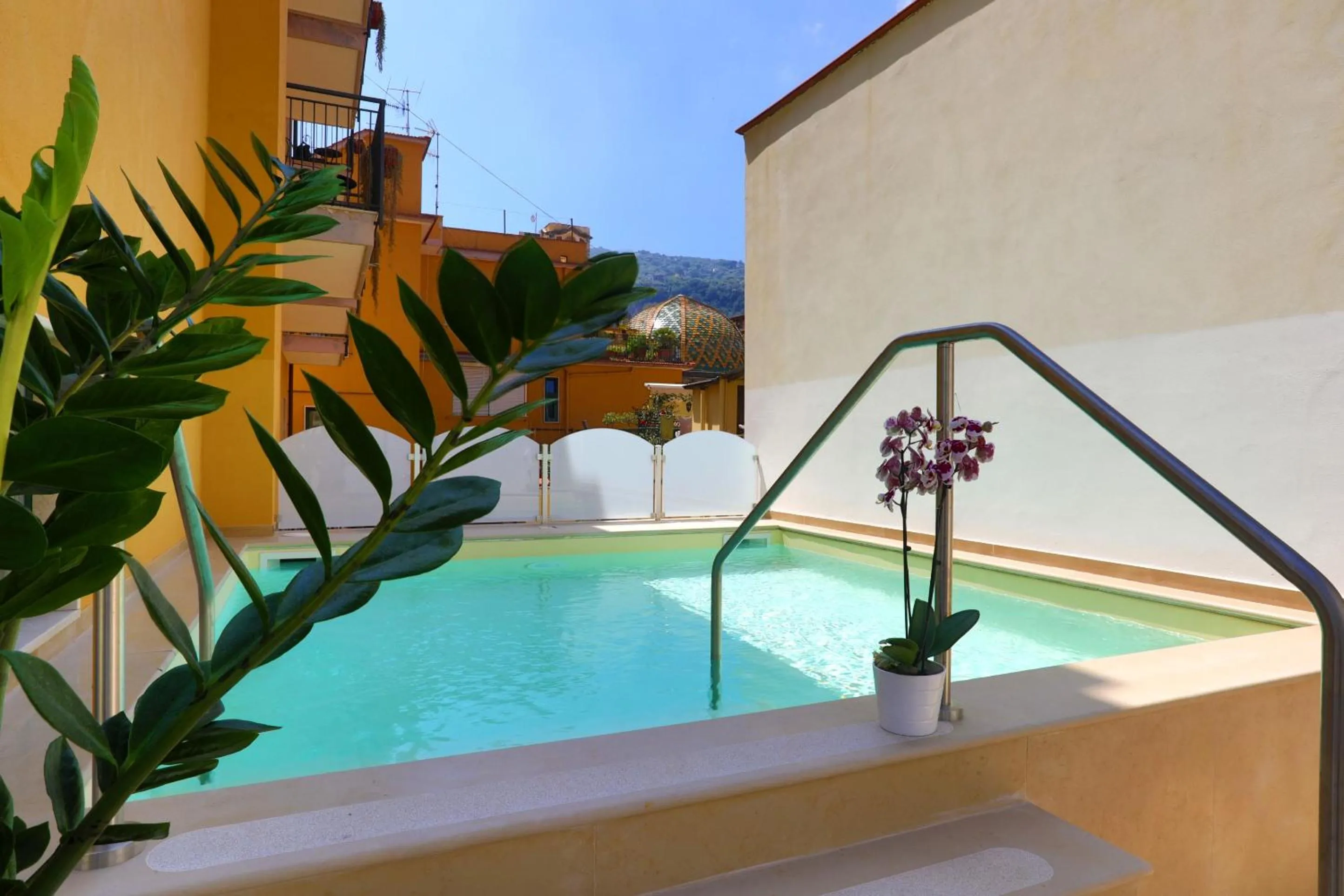 Swimming pool in Hotel Astoria Sorrento