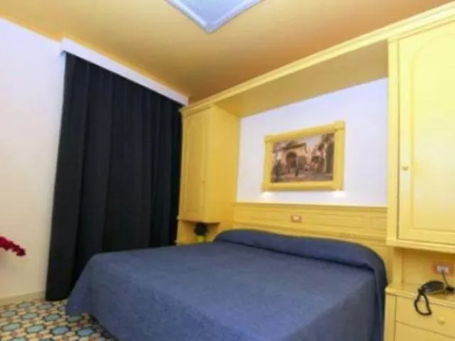 Bedroom, Bed in Hotel Astoria Sorrento
