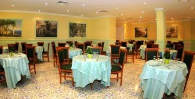 Restaurant/places to eat in Hotel Astoria Sorrento Restaurant/places to eat in Hotel Astoria Sorrento