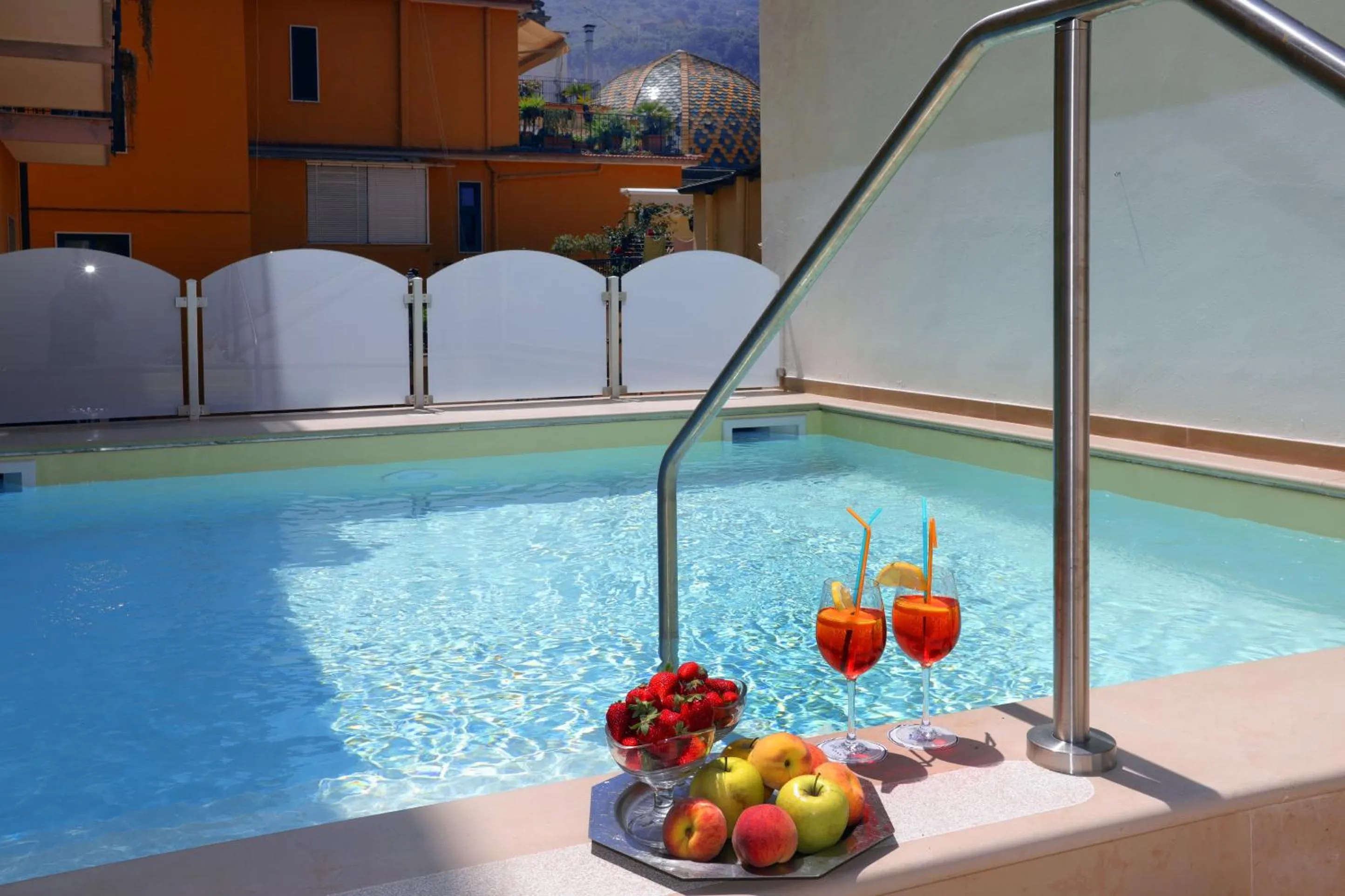 Swimming pool in Hotel Astoria Sorrento