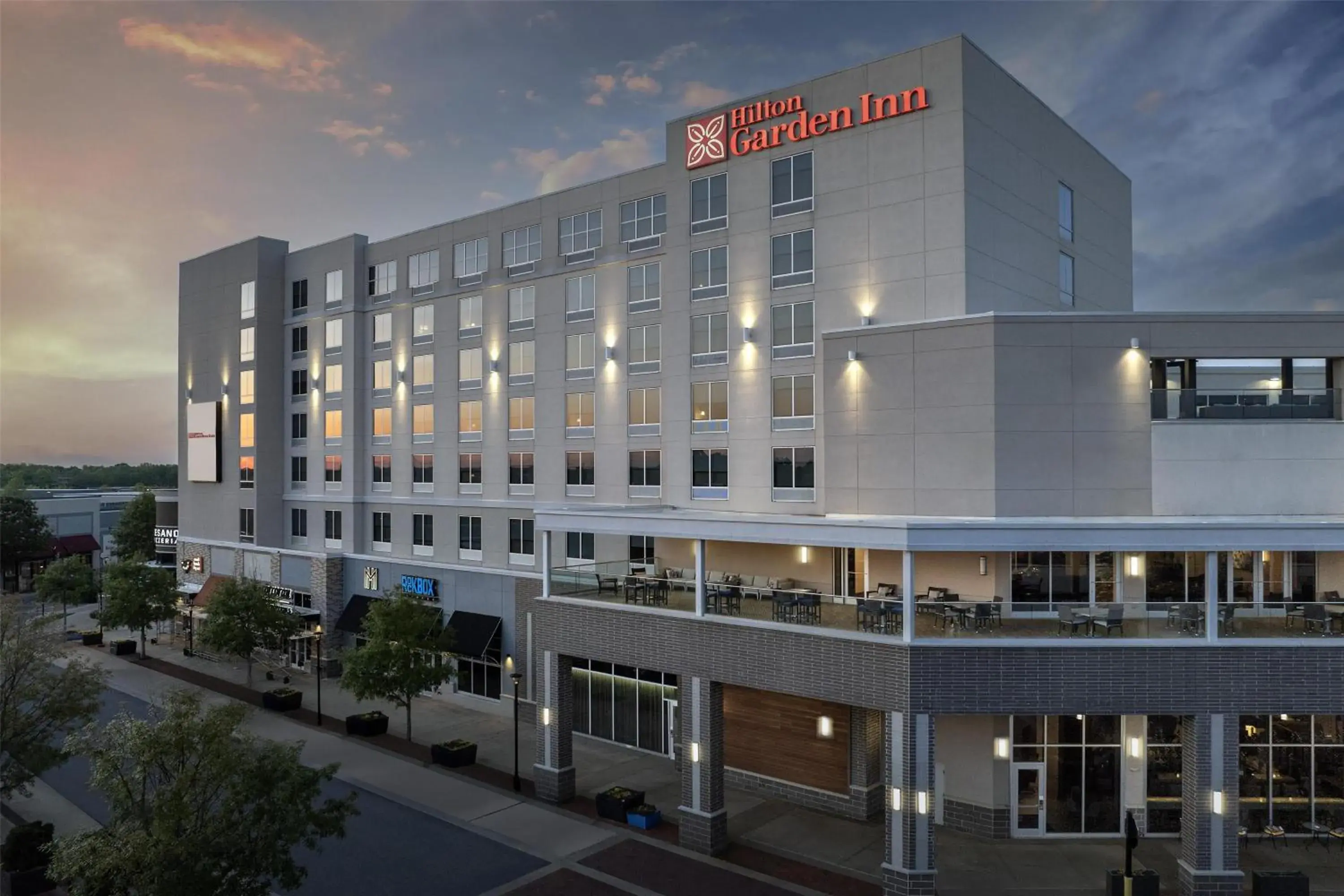 Property building in Hilton Garden Inn Charlotte Waverly Property building in Hilton Garden Inn Charlotte Waverly