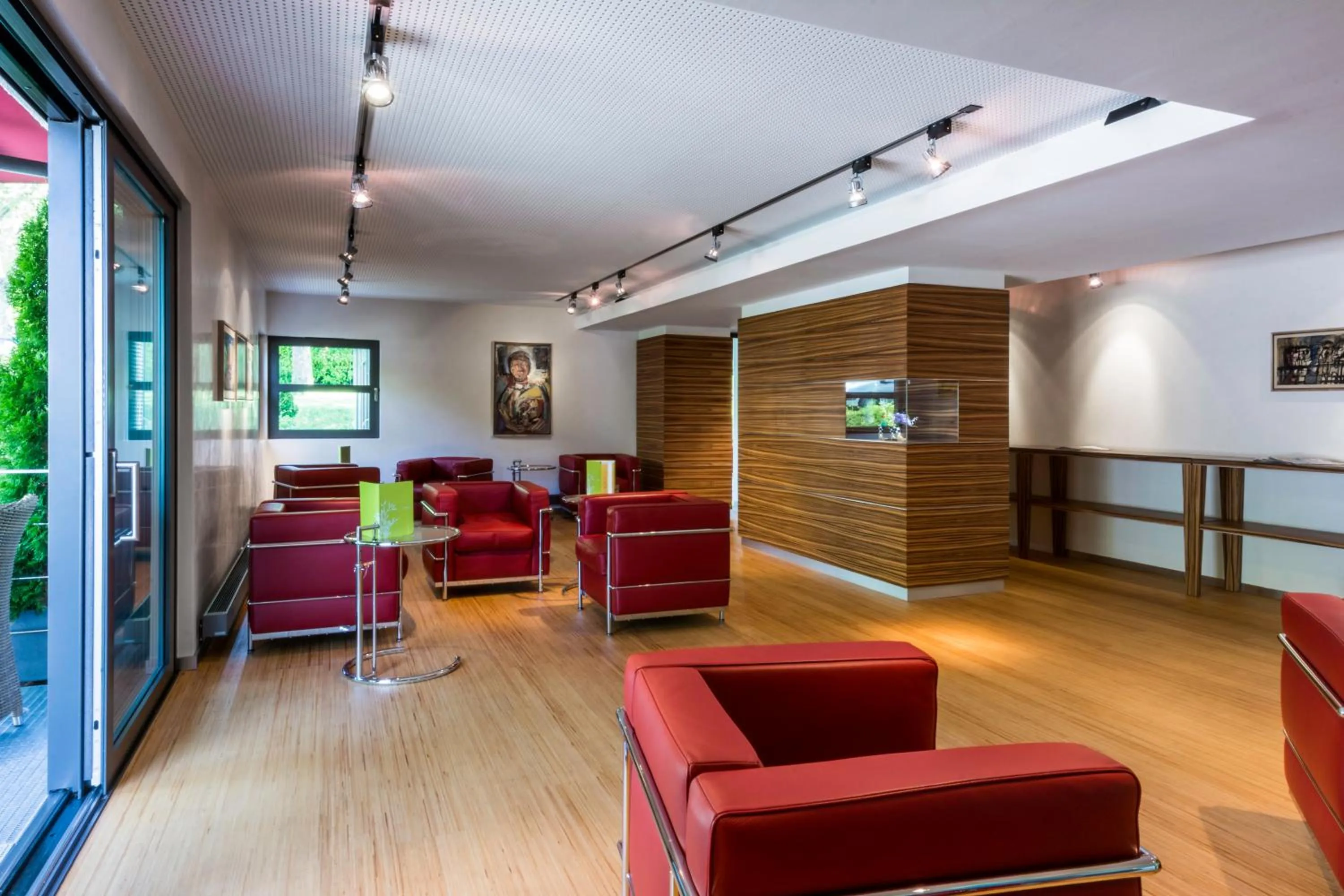 Communal lounge/ TV room in Parkhotel Schillerhöhe