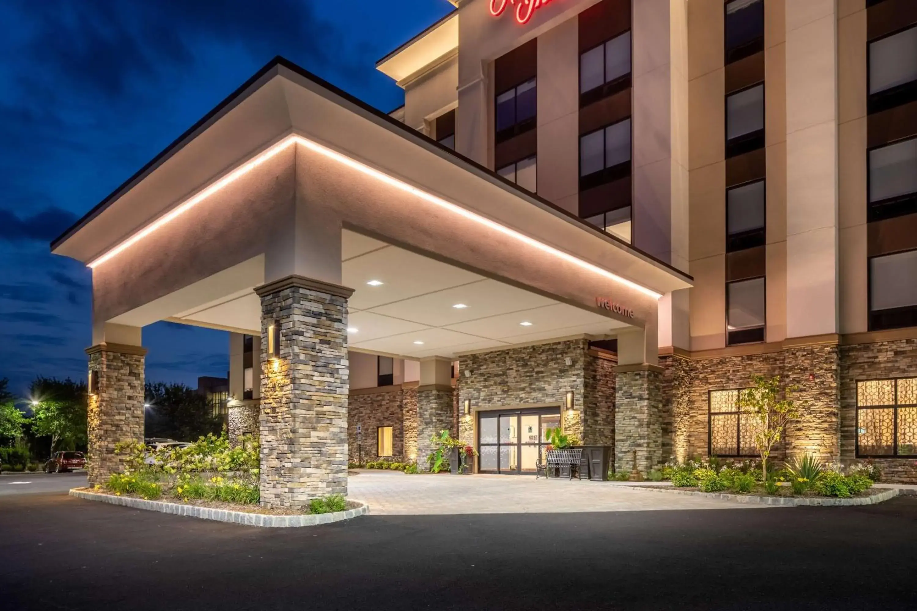 Property building in Hampton Inn By Hilton Paramus Property building in Hampton Inn By Hilton Paramus